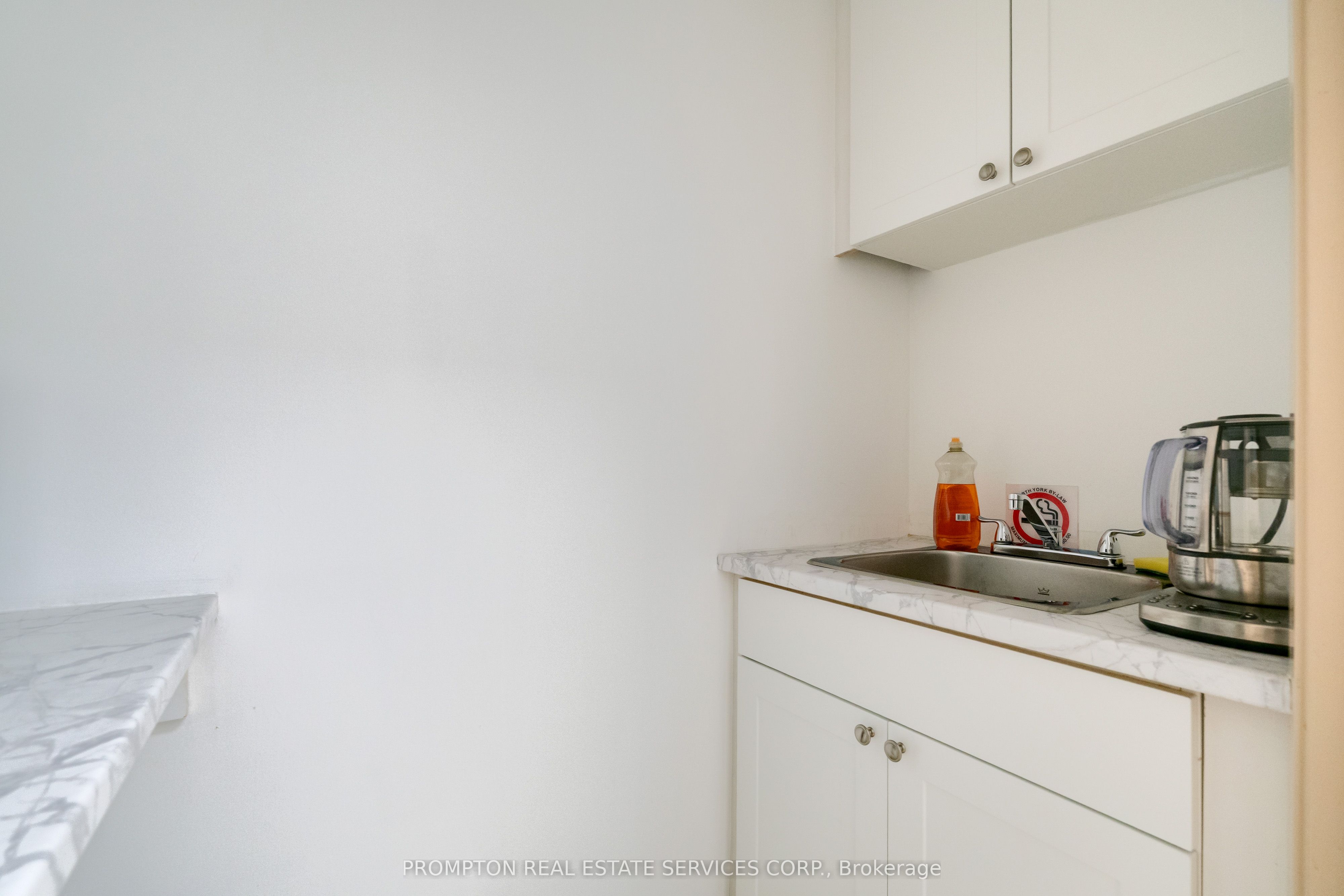 6075 Yonge Street 3rd Floor Property Photo 8