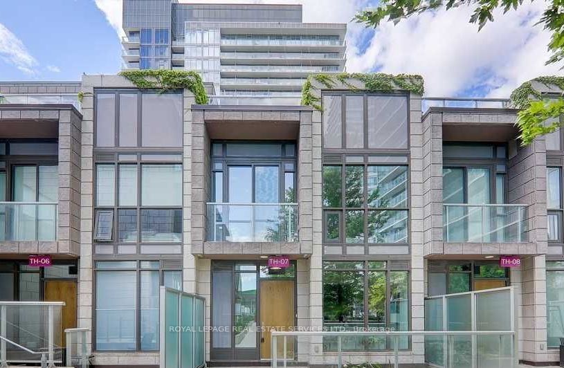 121 Mcmahon Drive Th7 Property Photo 1