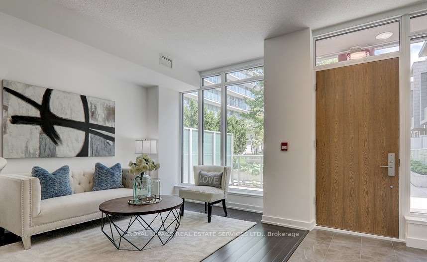 121 Mcmahon Drive Th7 Property Photo 4