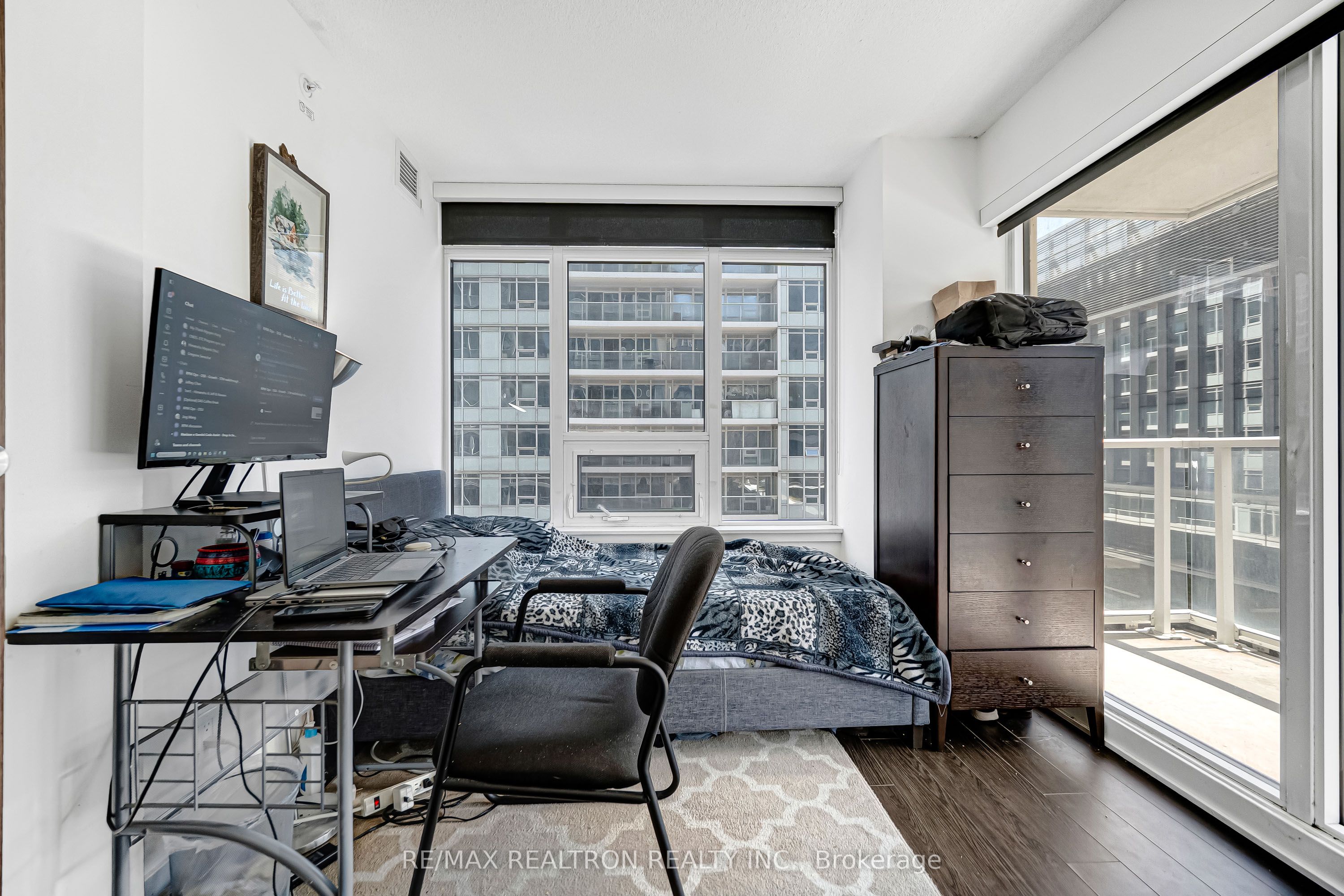 19 Bathurst Street 811 Property Photo 21