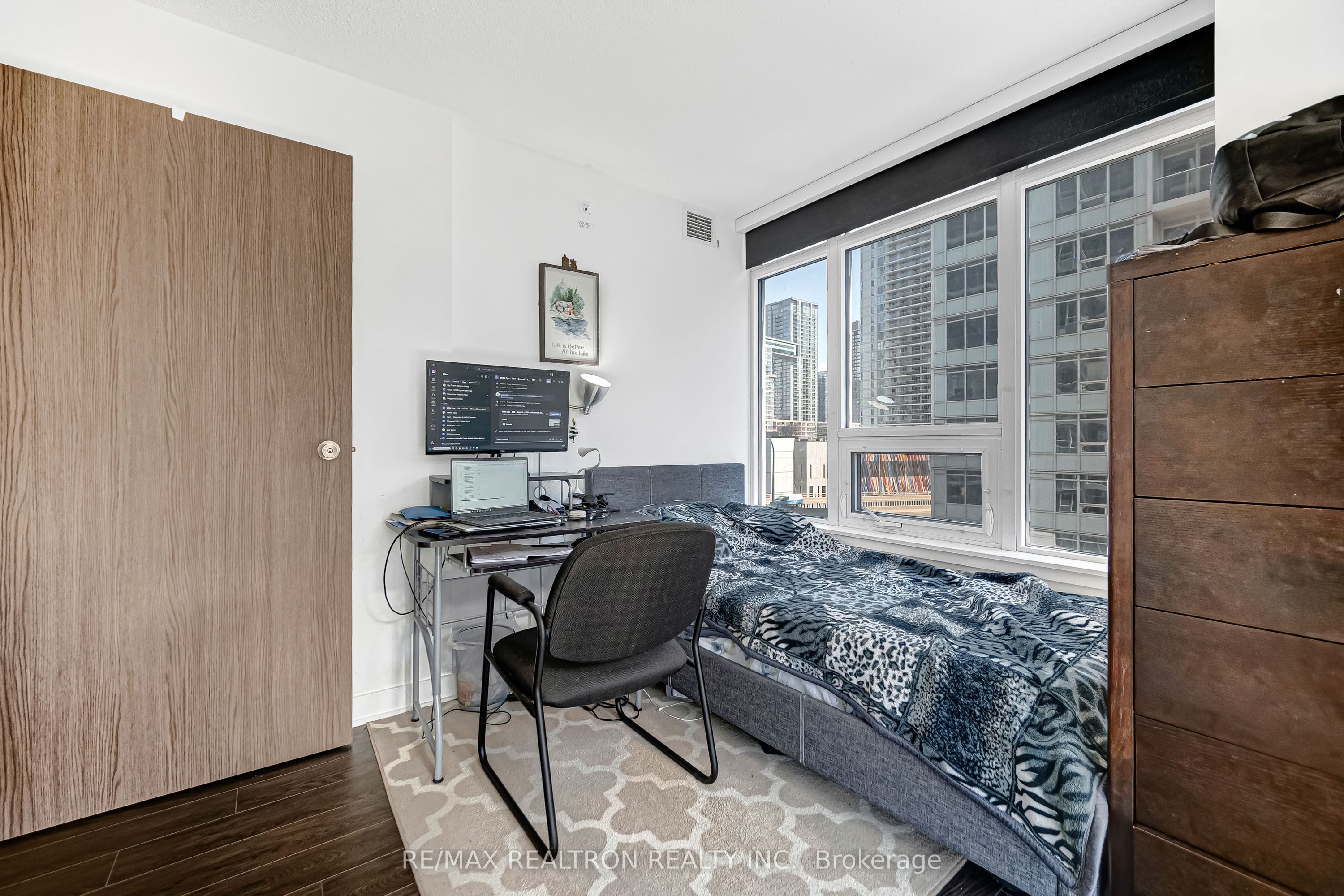 19 Bathurst Street 811 Property Photo 22
