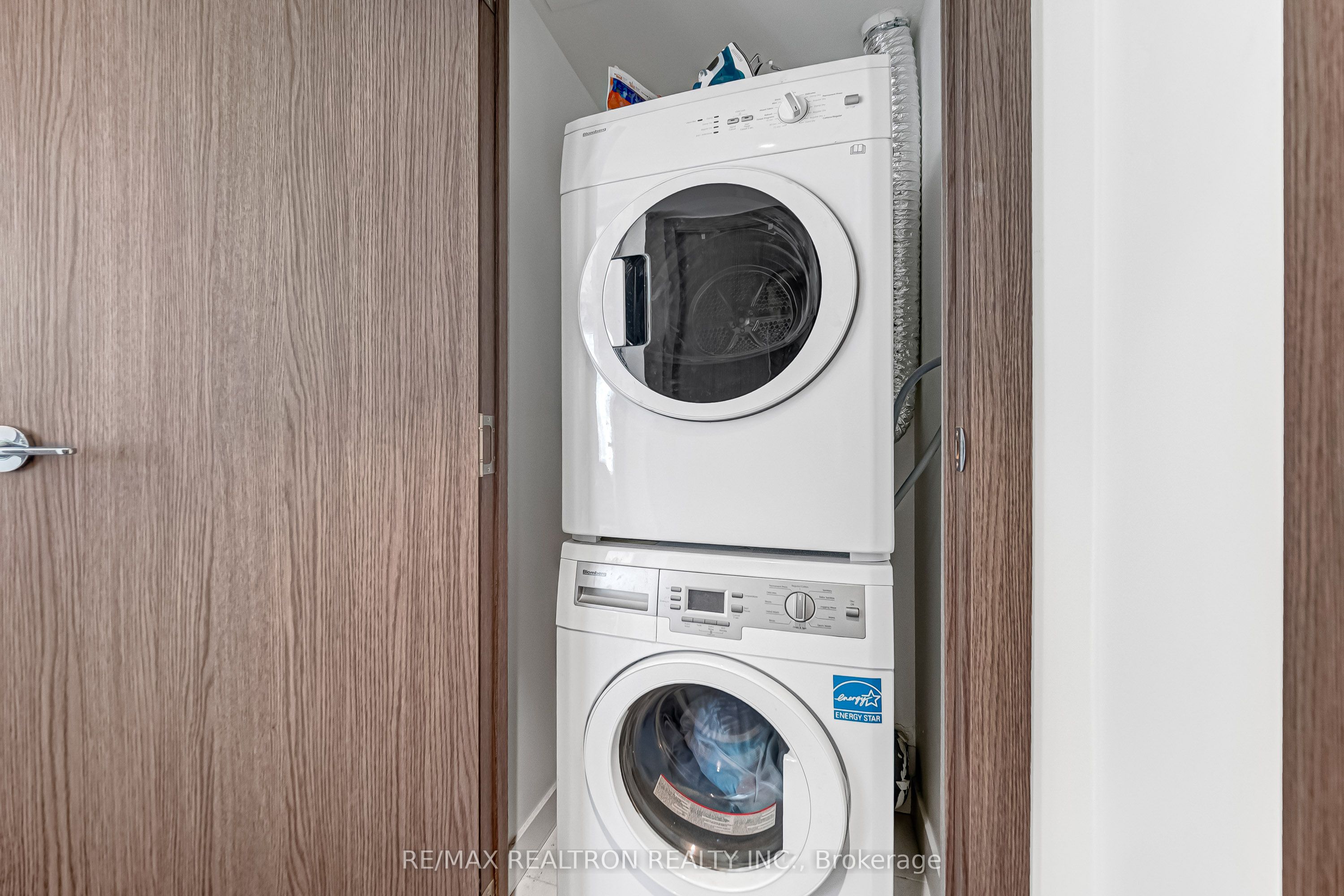 19 Bathurst Street 811 Property Photo 23