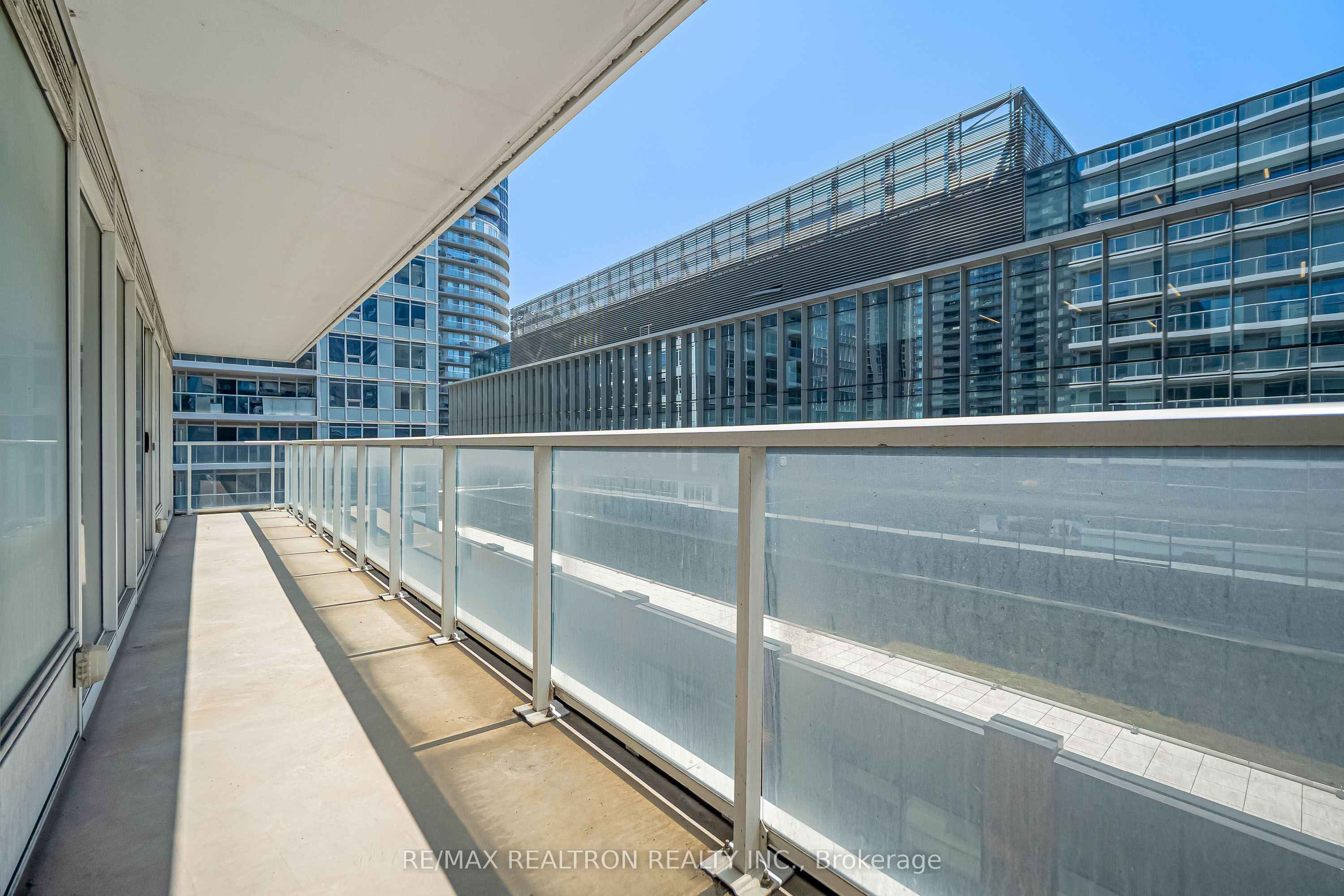 19 Bathurst Street 811 Property Photo 30