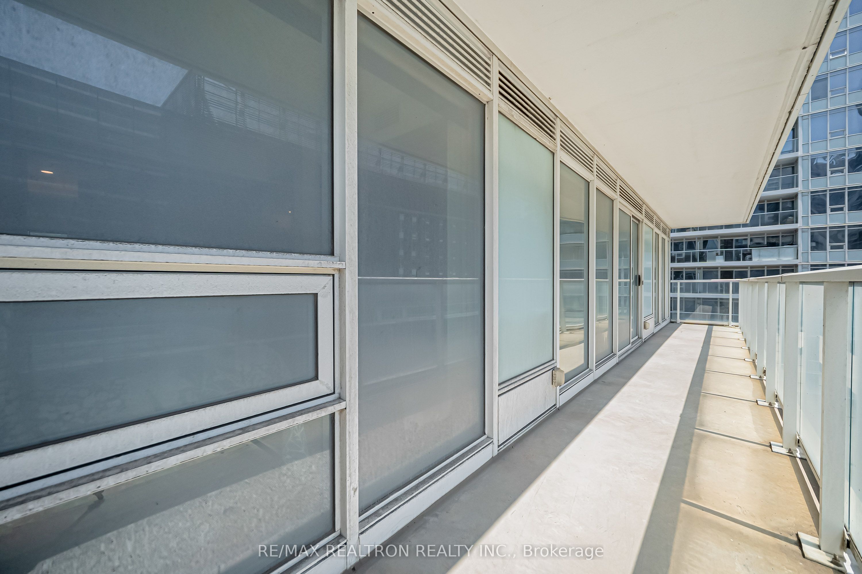 19 Bathurst Street 811 Property Photo 31