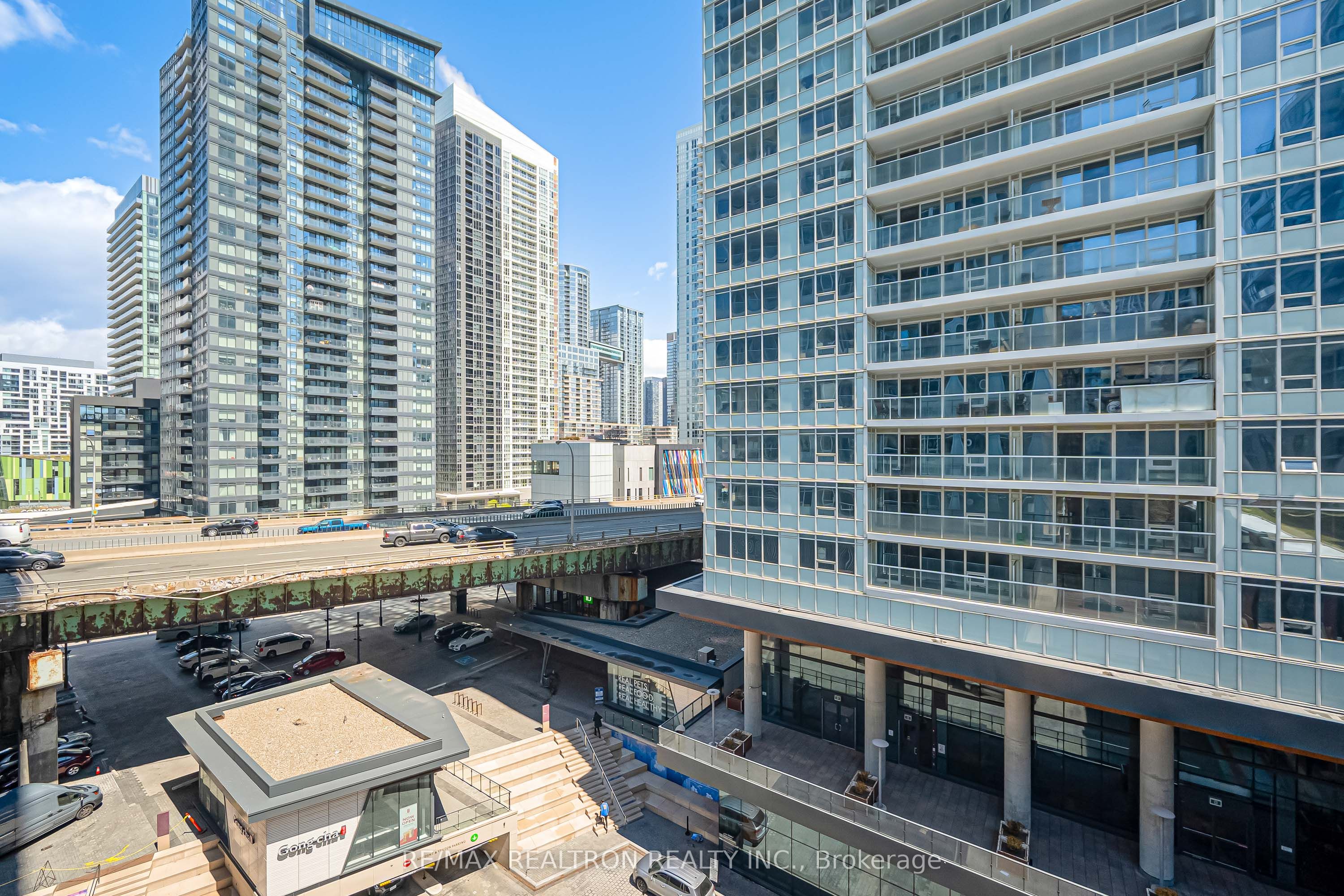 19 Bathurst Street 811 Property Photo 33
