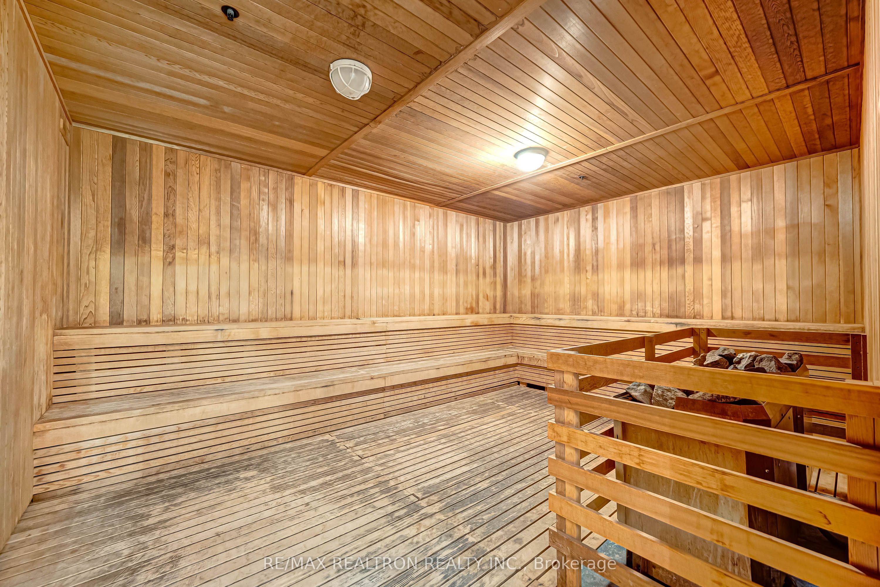 19 Bathurst Street 811 Property Photo 41