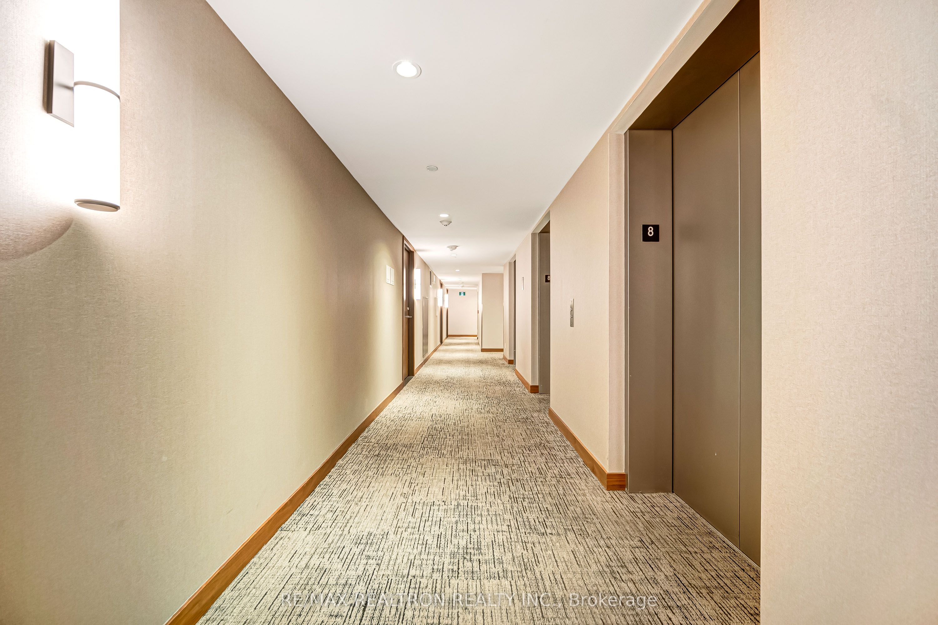 19 Bathurst Street 811 Property Photo 46