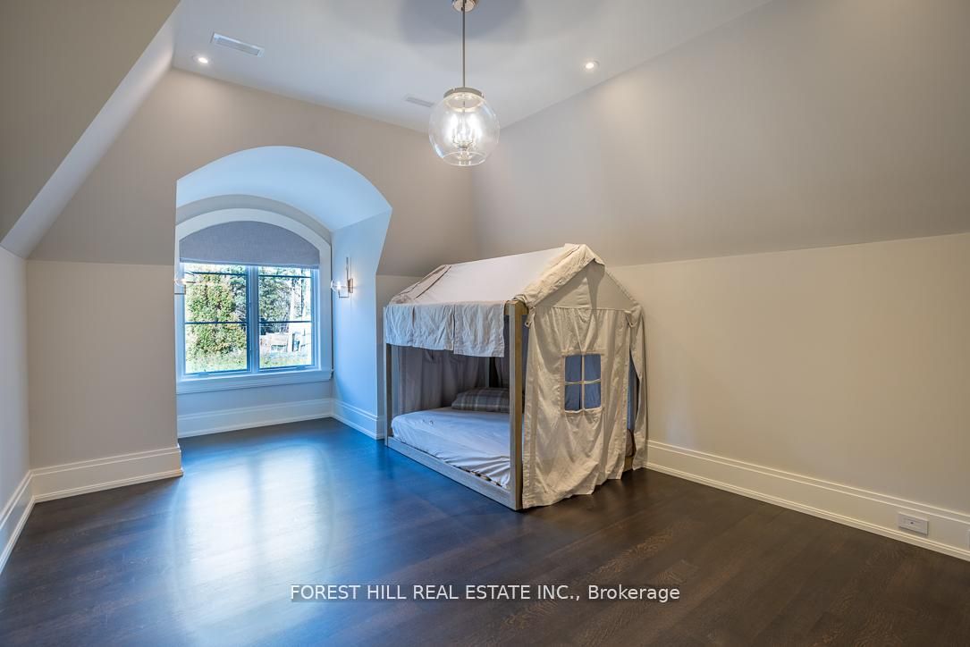 15 Tudor Gate Property Photo 16