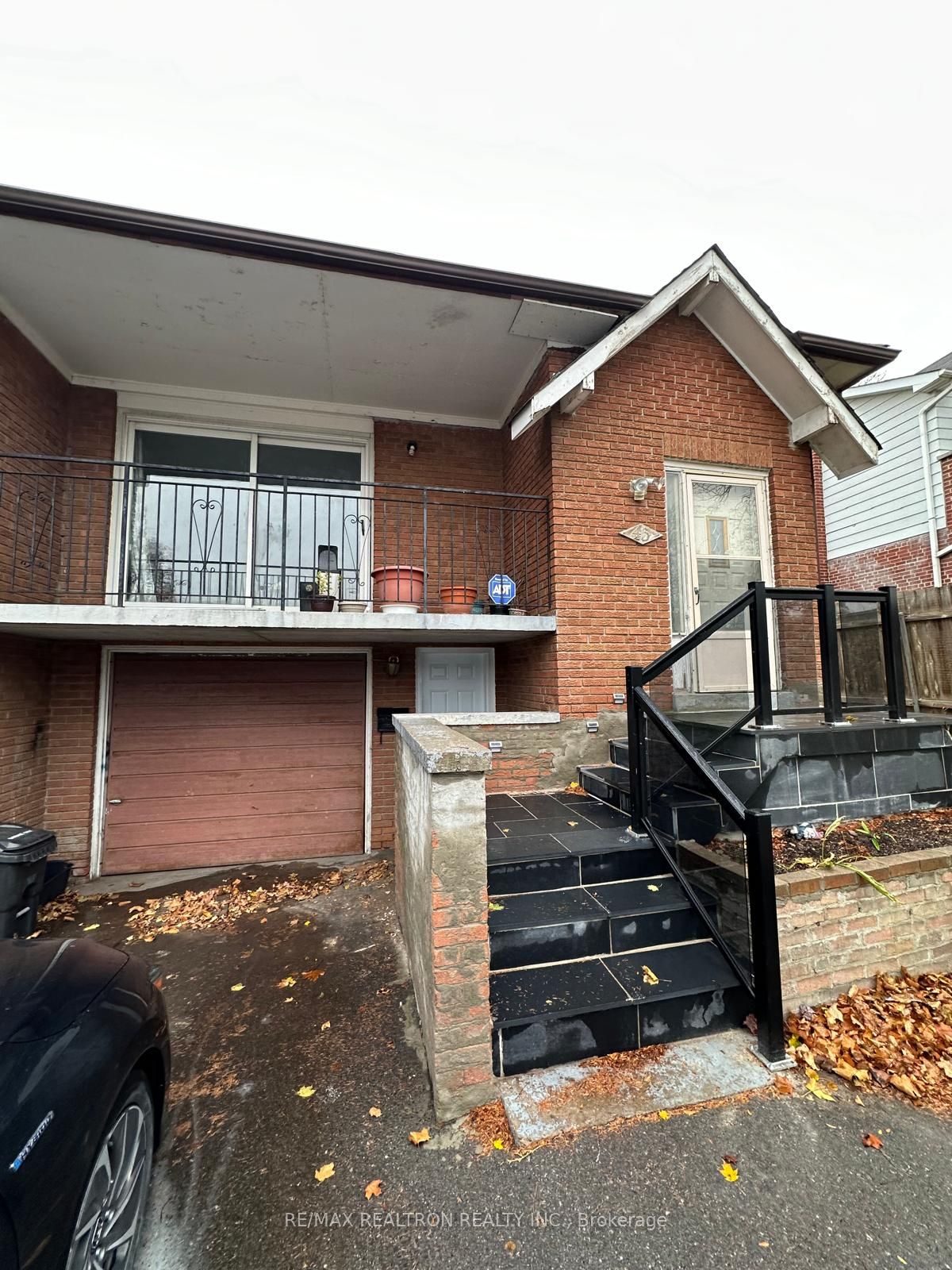 45 Baroness Crescent Bsmt Property Photo 1