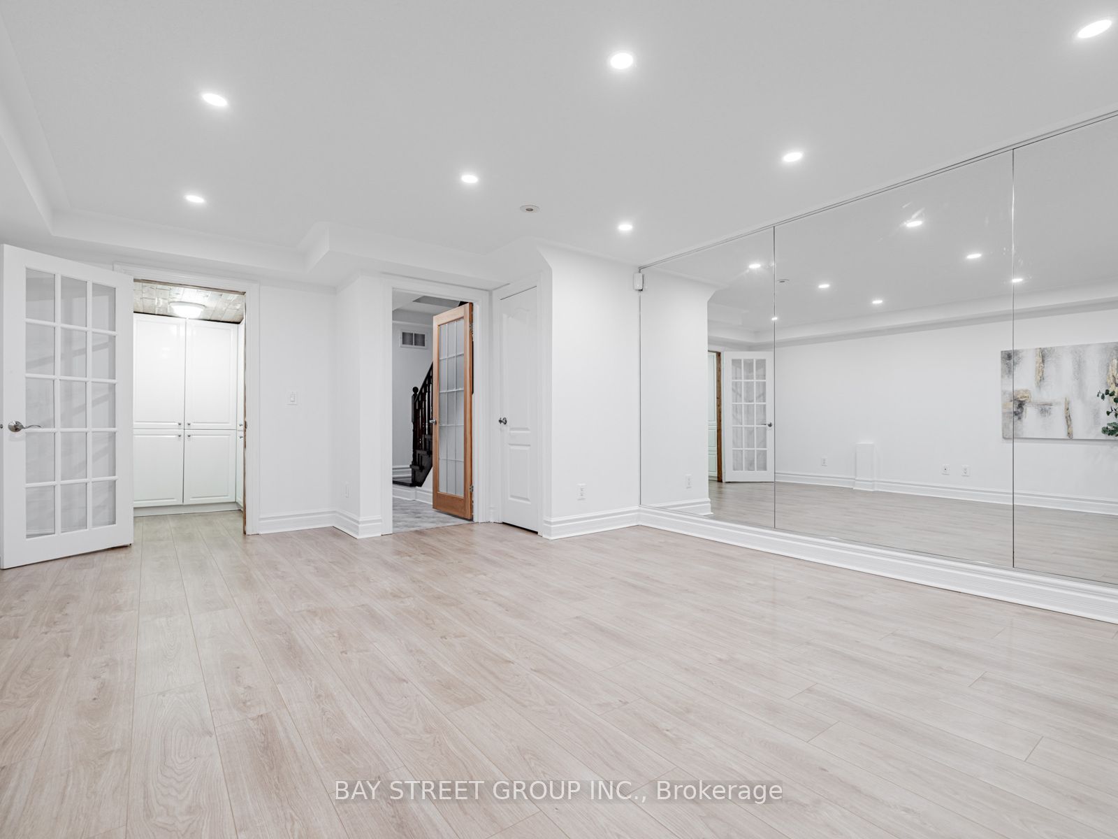 35 William Poole Way Property Photo 20