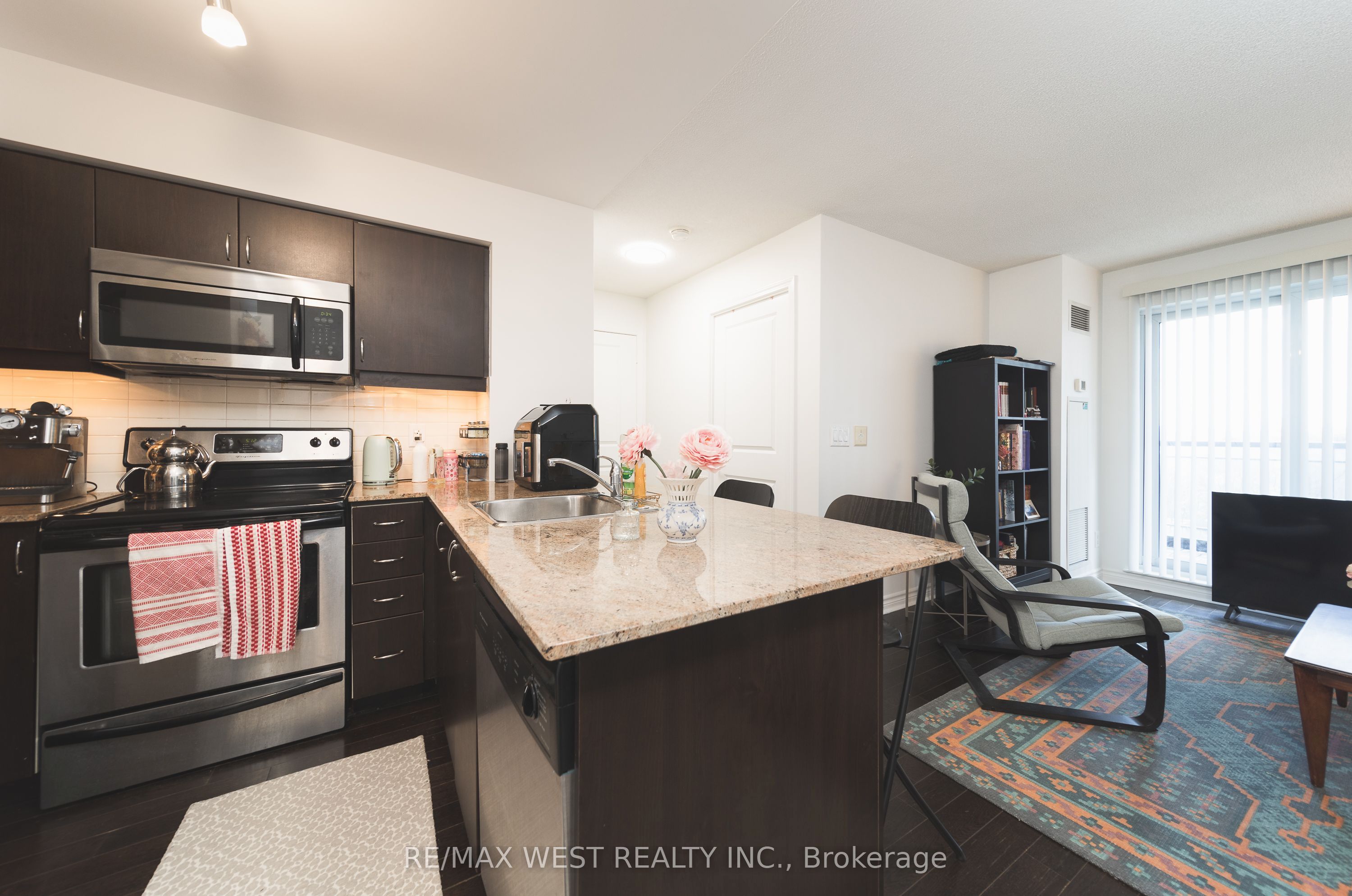 27 Rean Drive 524 Property Photo 8