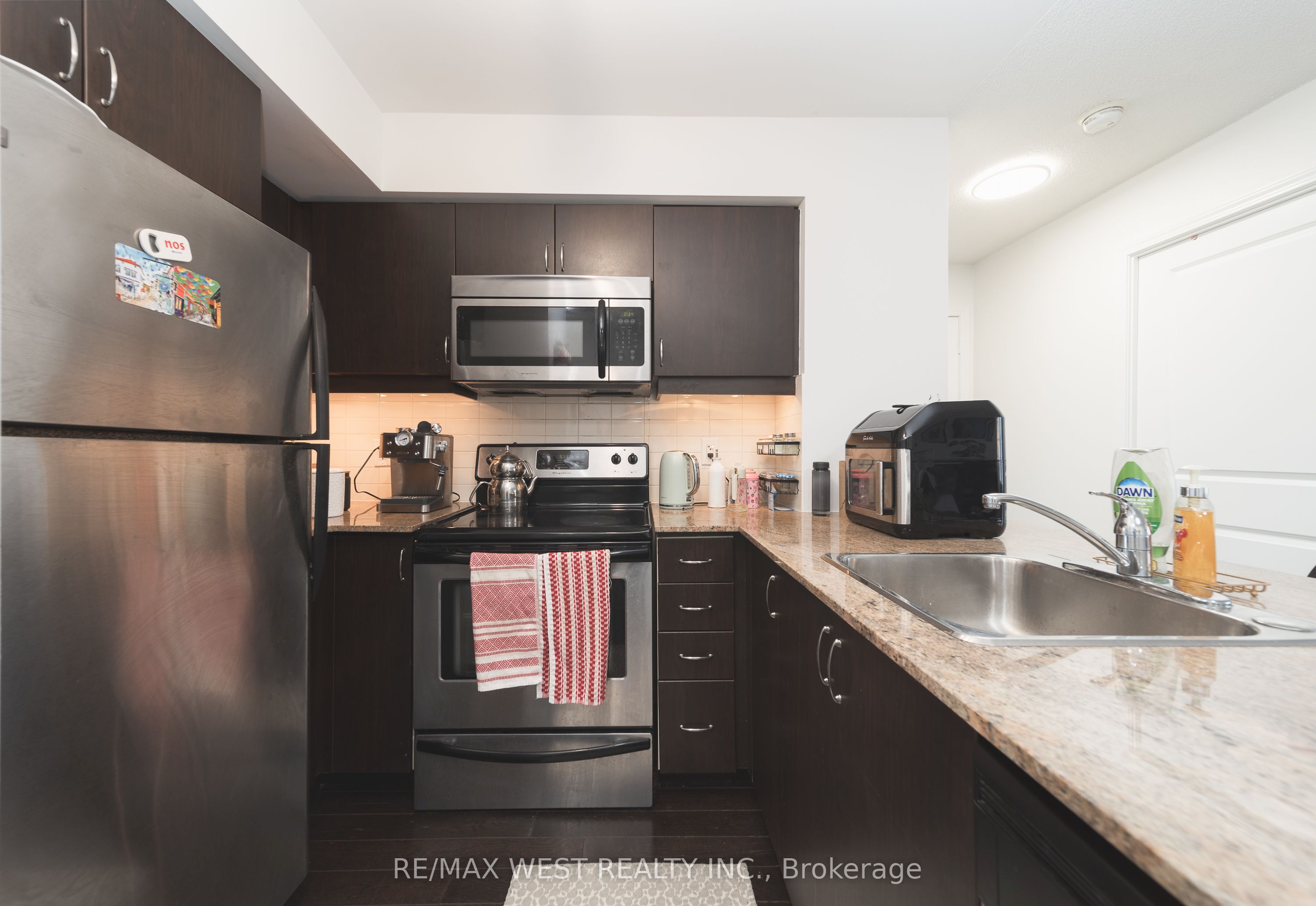 27 Rean Drive 524 Property Photo 9