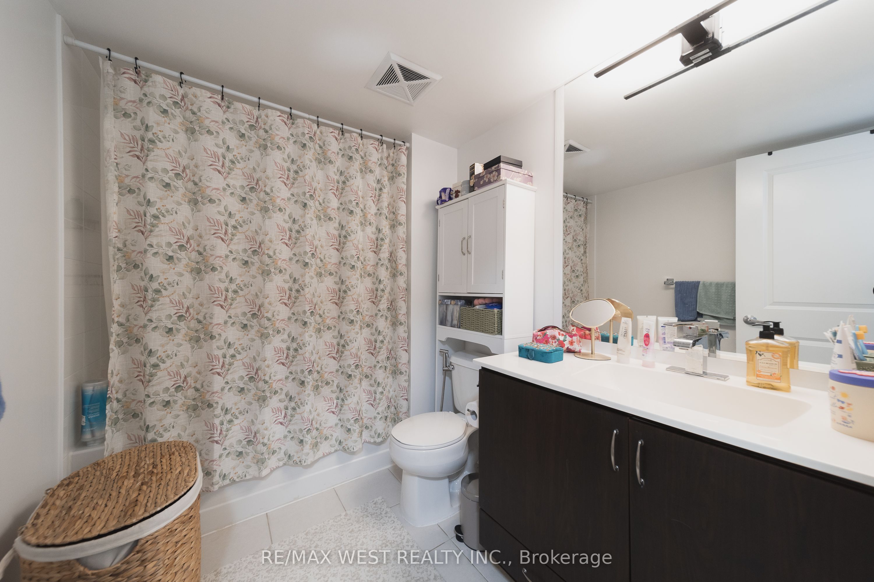 27 Rean Drive 524 Property Photo 12