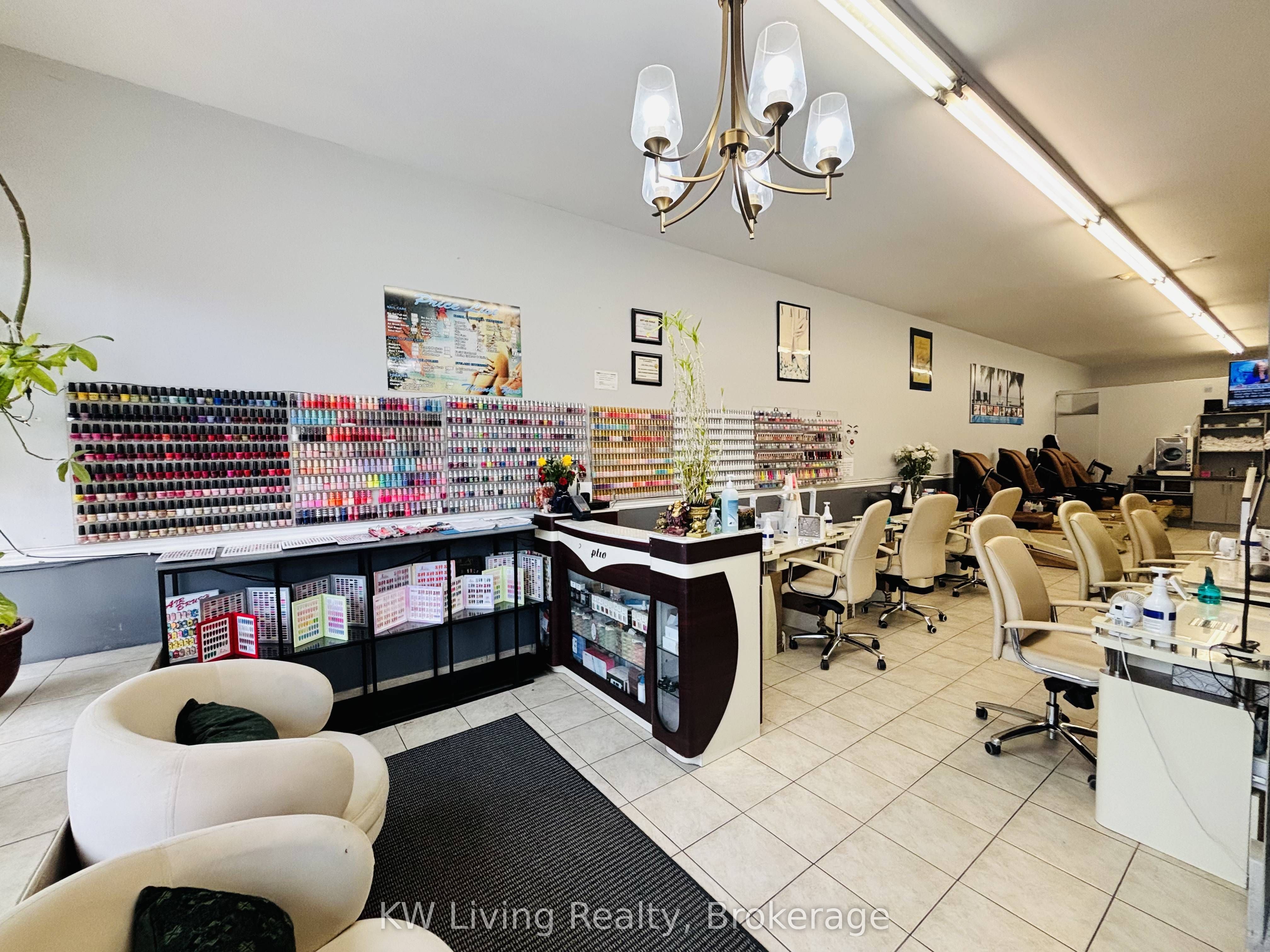 694 St Clair Avenue W Property Photo 2
