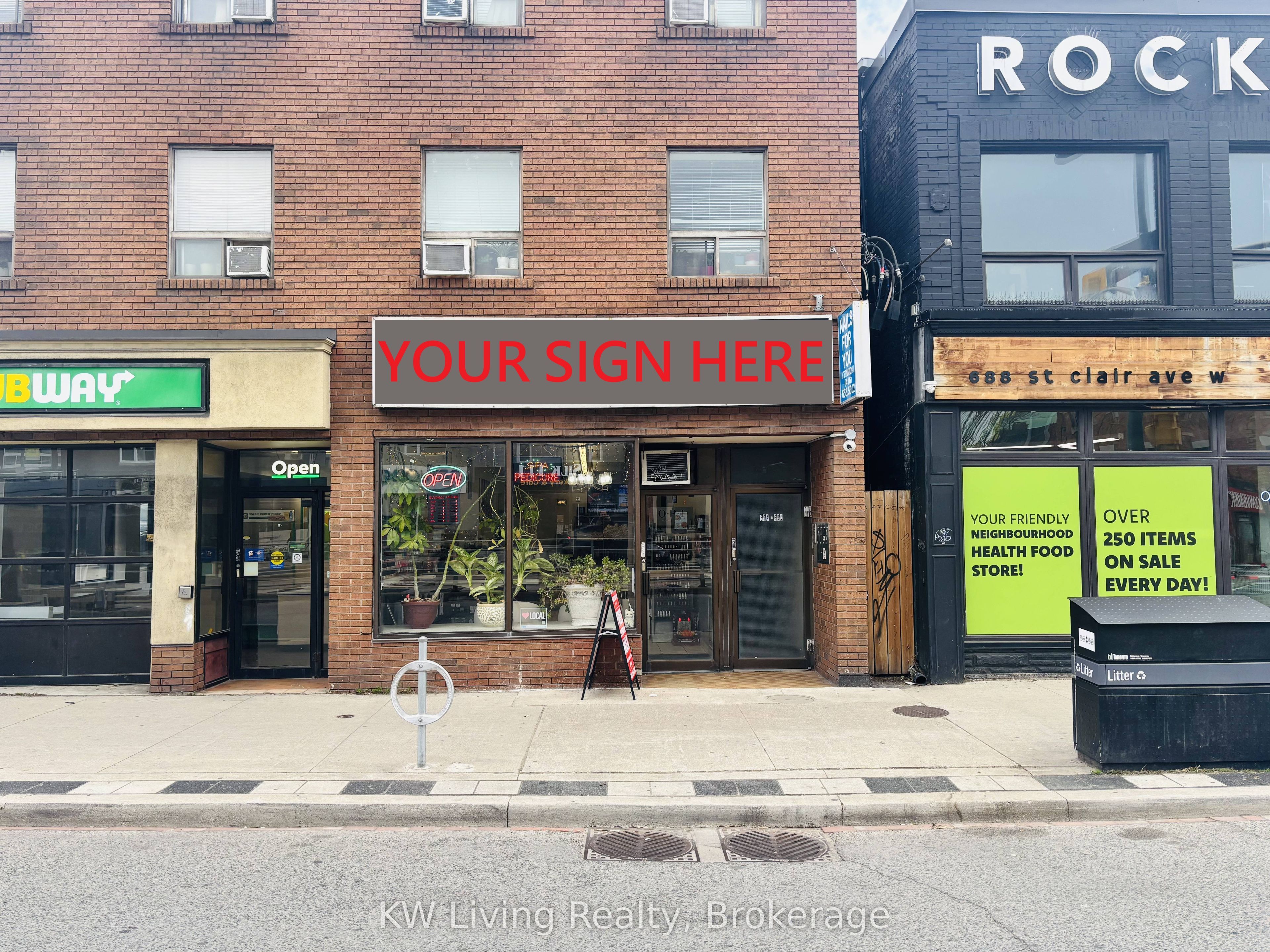 694 St Clair Avenue W Property Photo 10