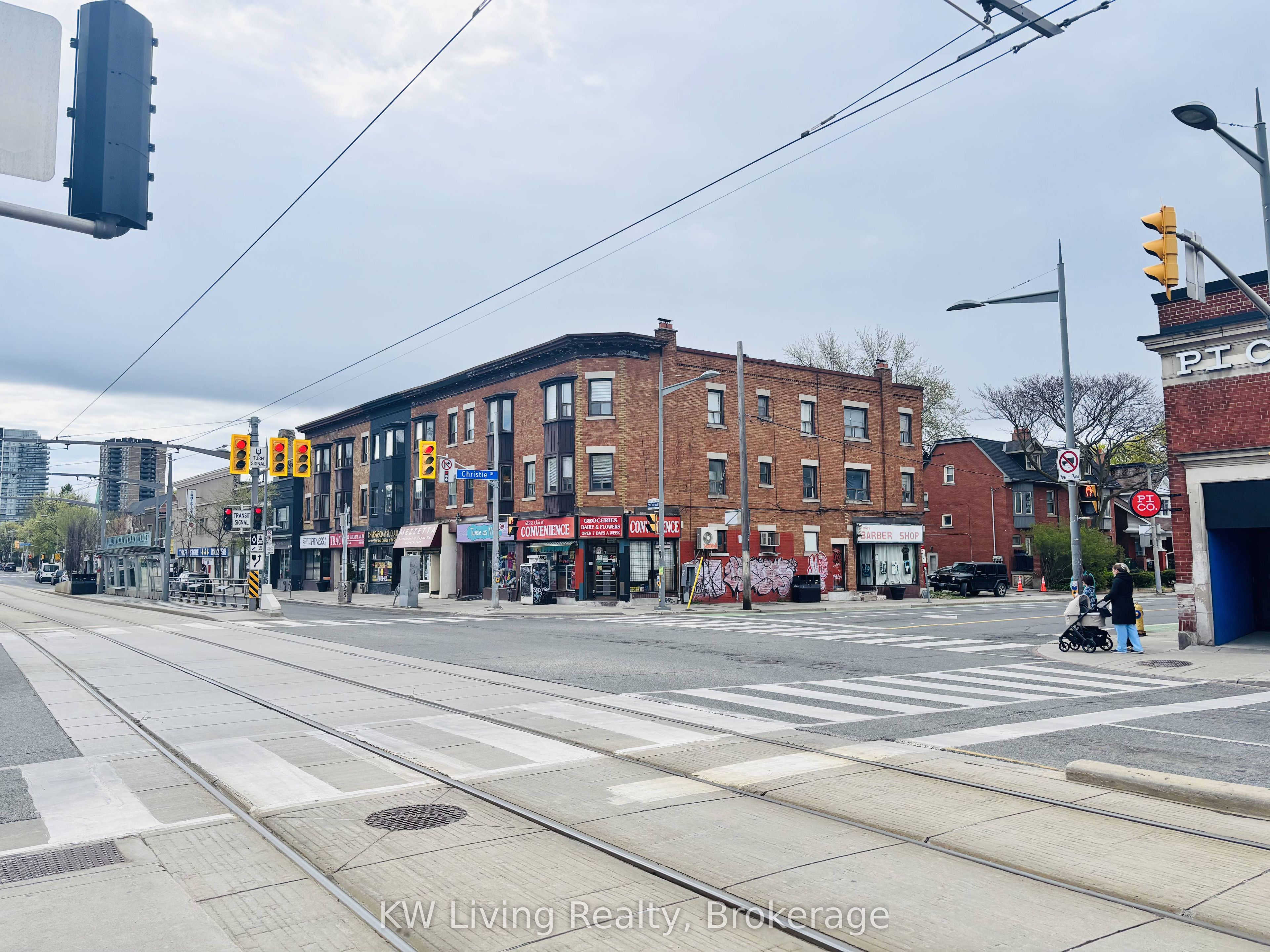 694 St Clair Avenue W Property Photo 13