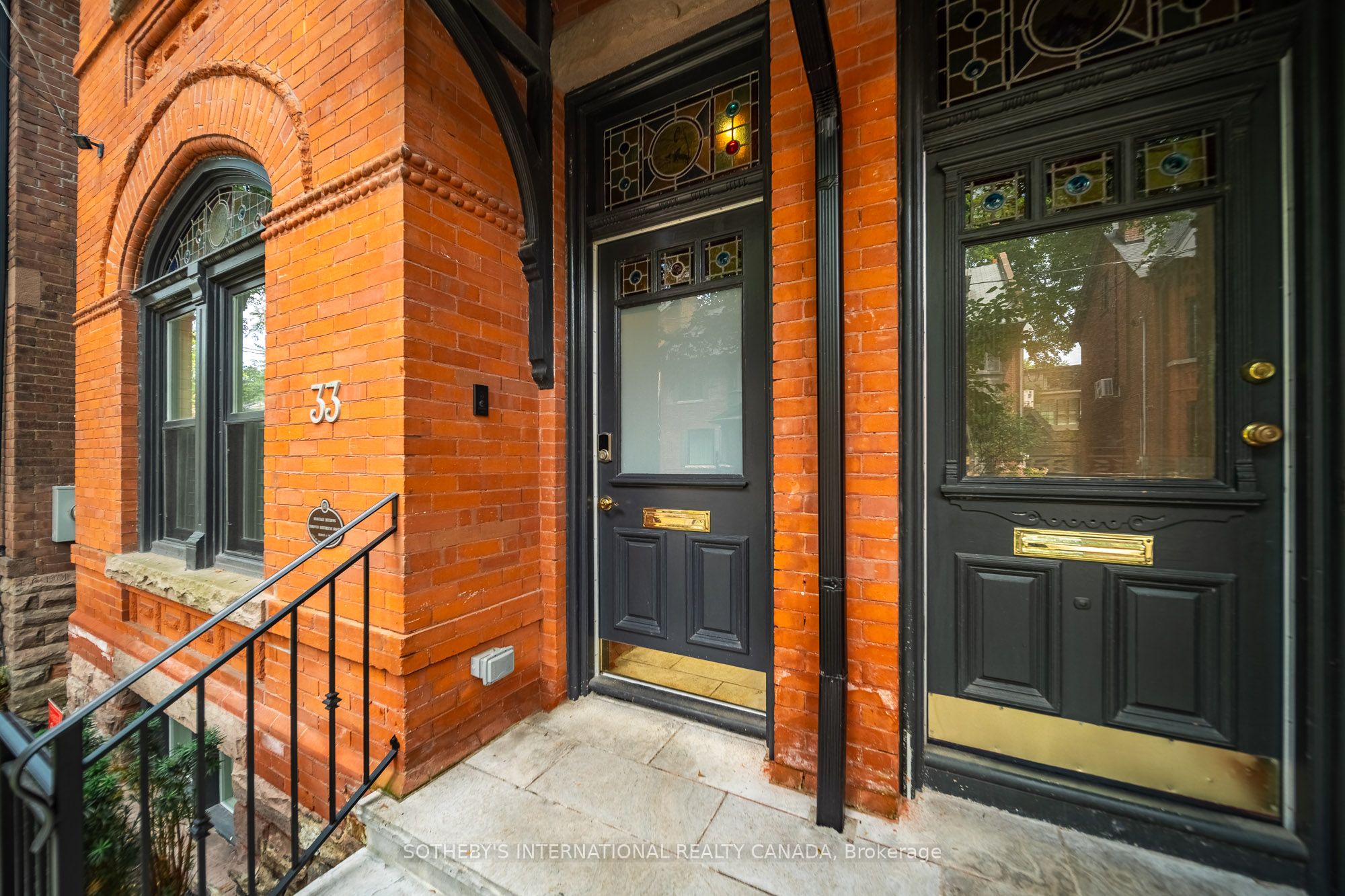 33 Tranby Avenue Property Photo 4