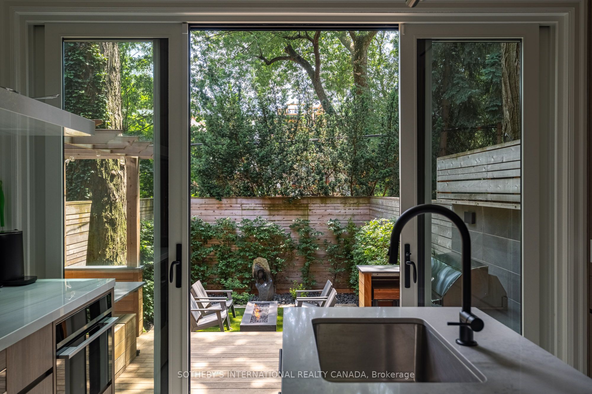 33 Tranby Avenue Property Photo 28