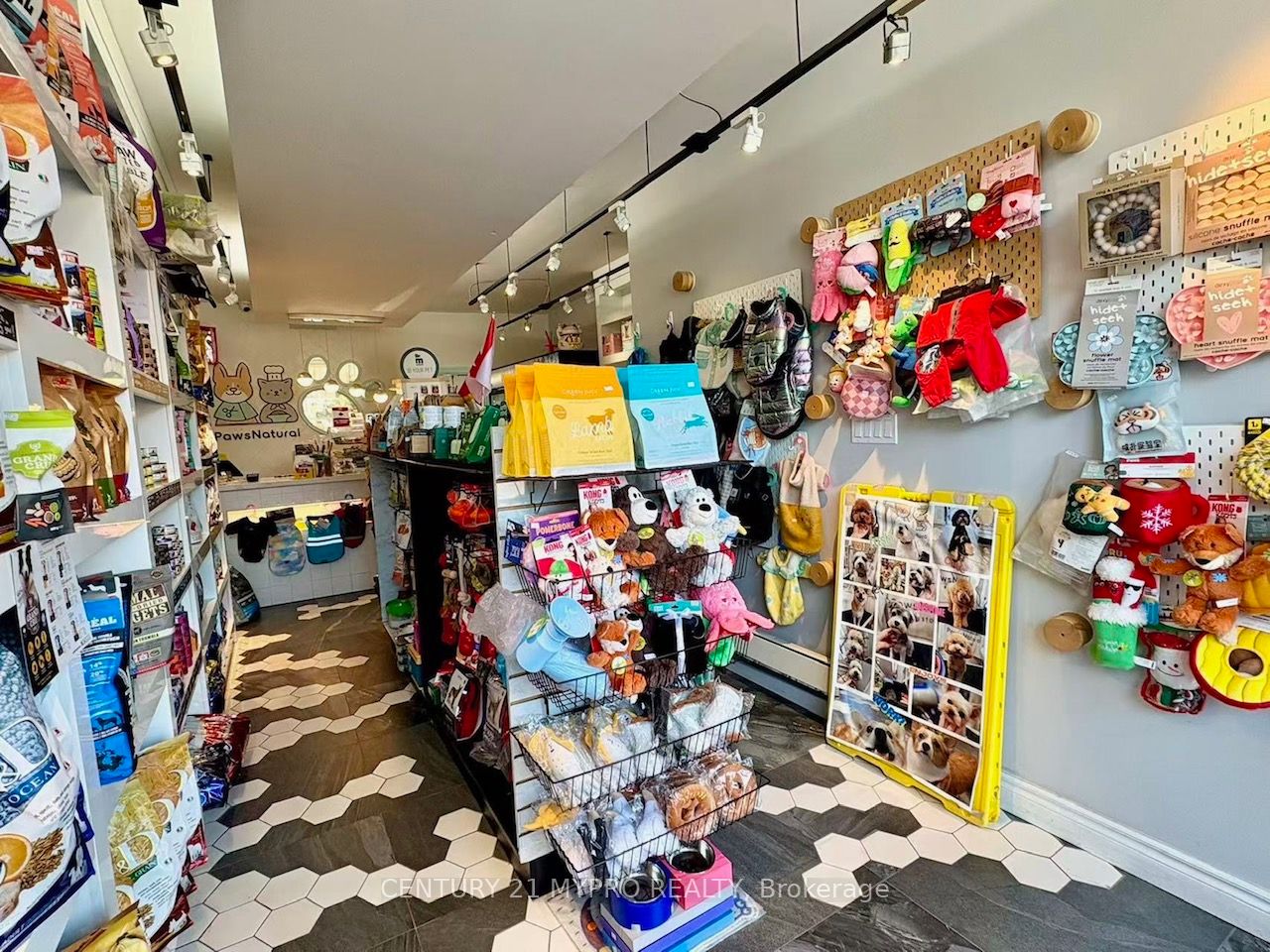 3232 Yonge Street Main Property Photo 4