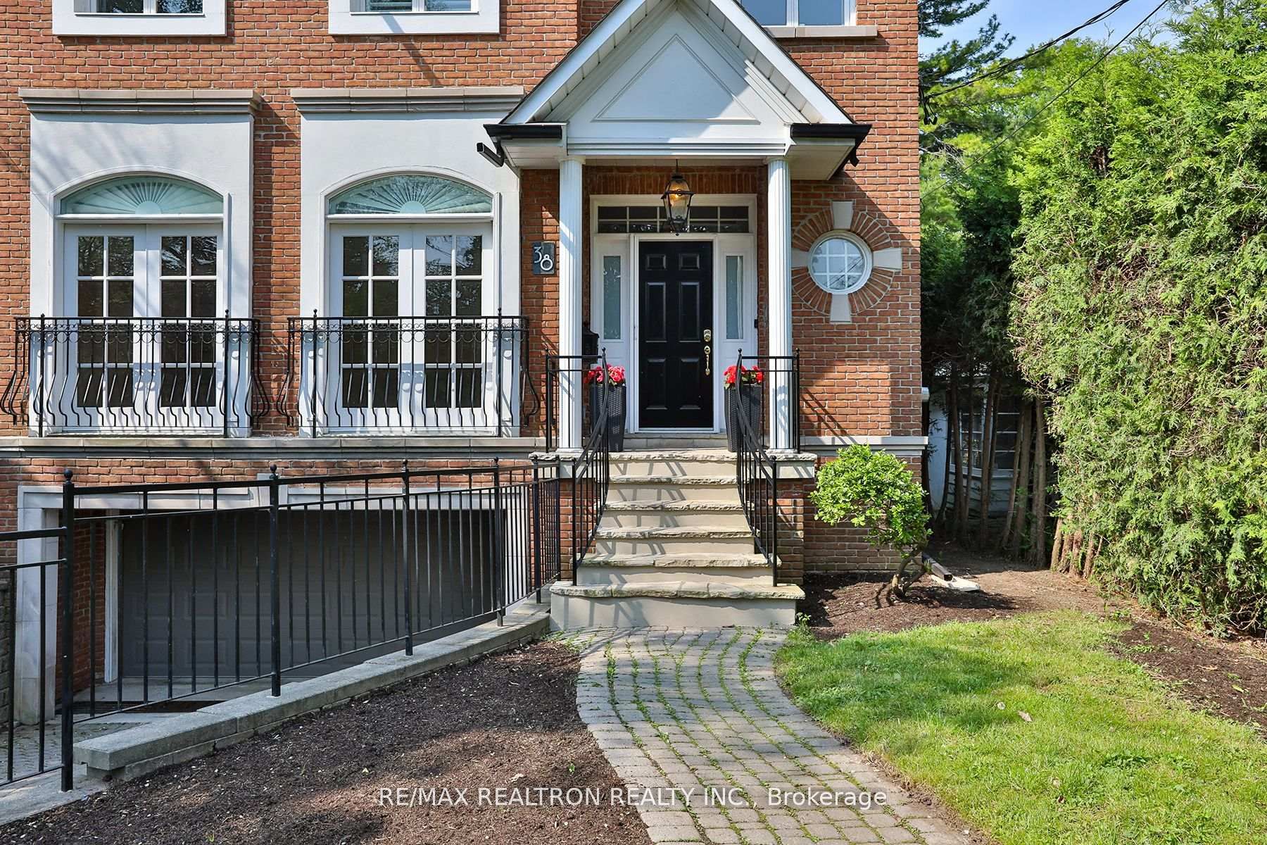 38 Gwendolen Crescent Property Photo 2