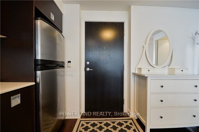 33 Charles Street E 2601 Property Photo 4