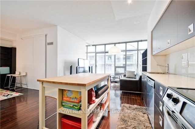 33 Charles Street E 2601 Property Photo 8