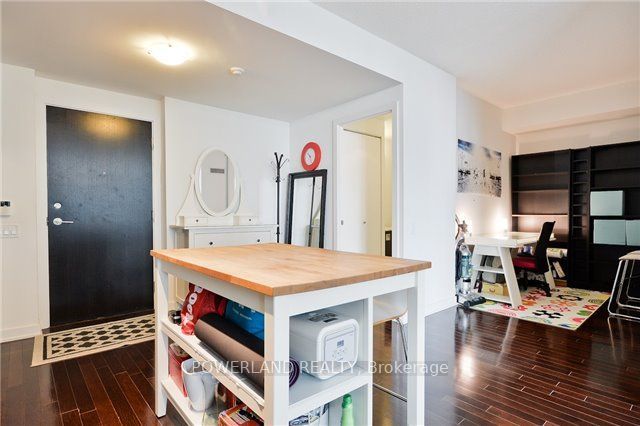 33 Charles Street E 2601 Property Photo 9