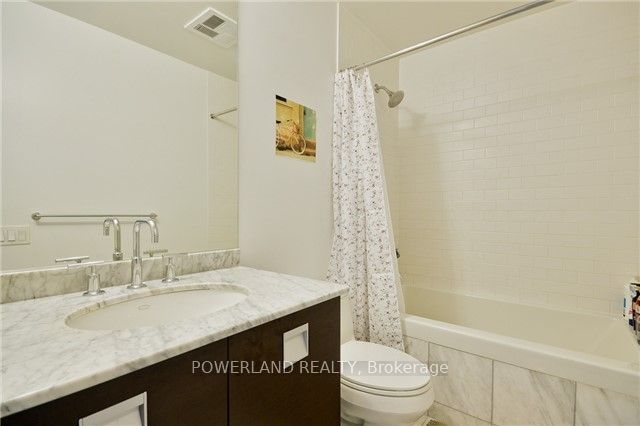 33 Charles Street E 2601 Property Photo 16