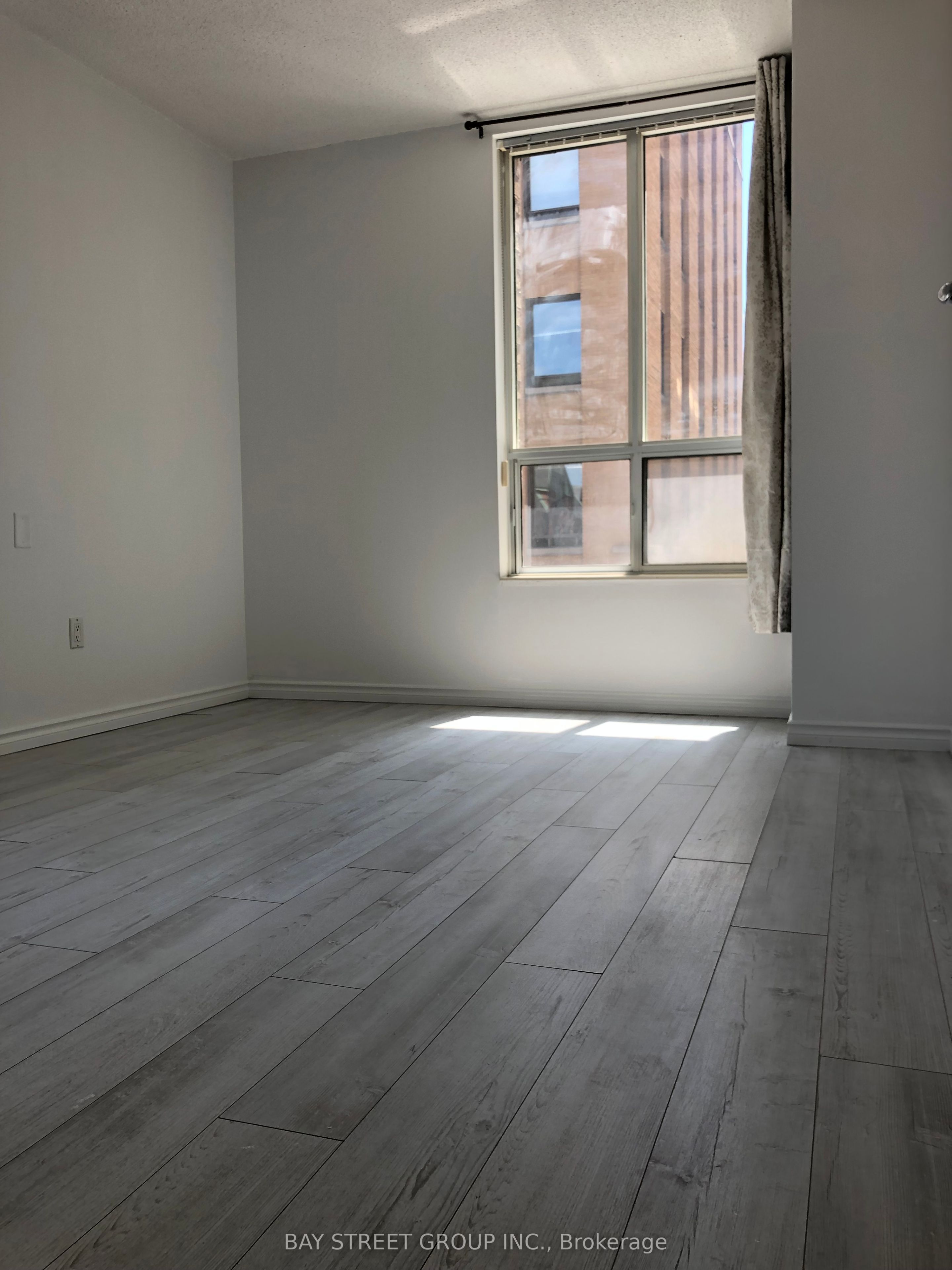 284 Bloor Street W 308 Property Photo 6