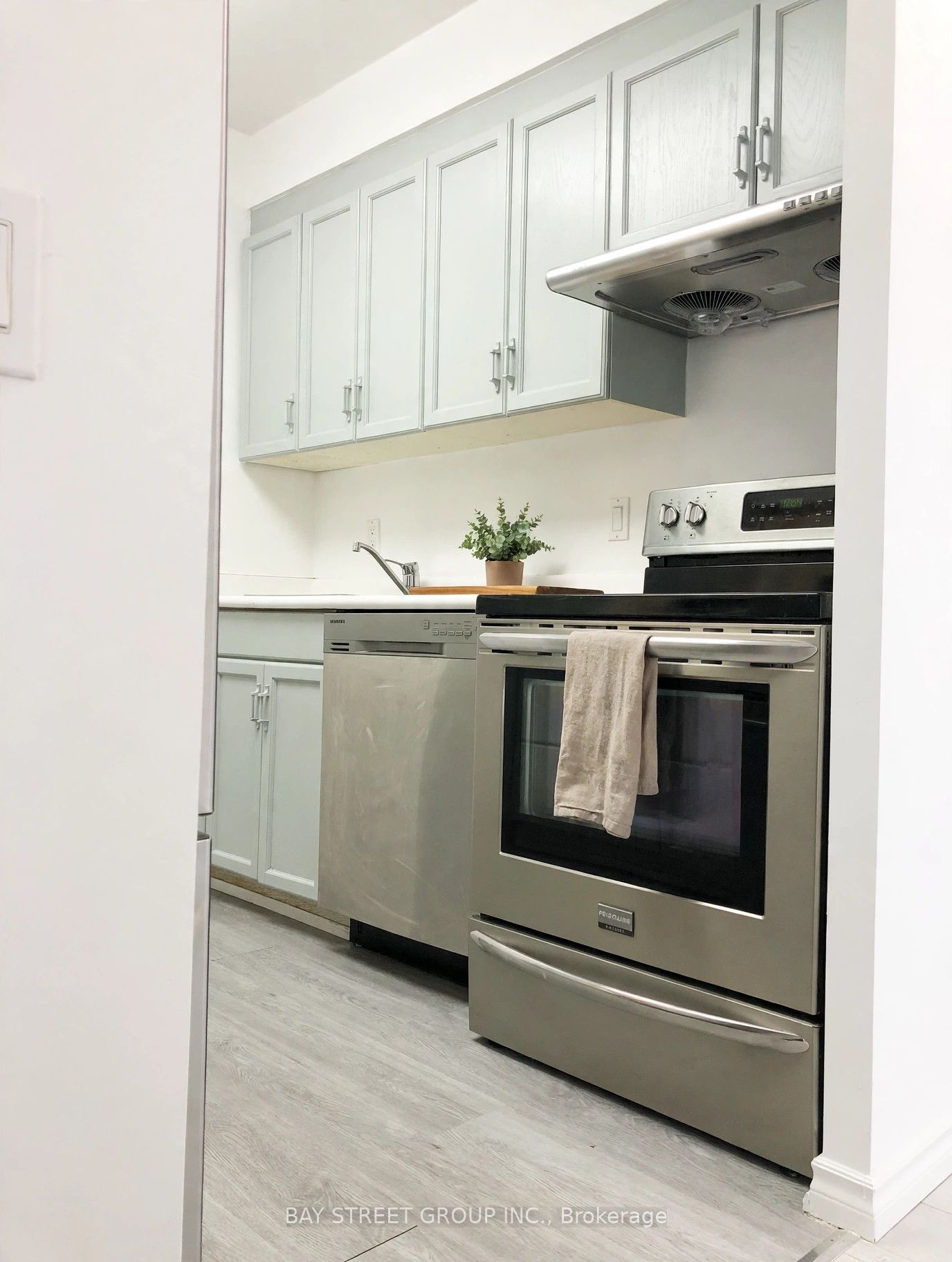 284 Bloor Street W 308 Property Photo 13