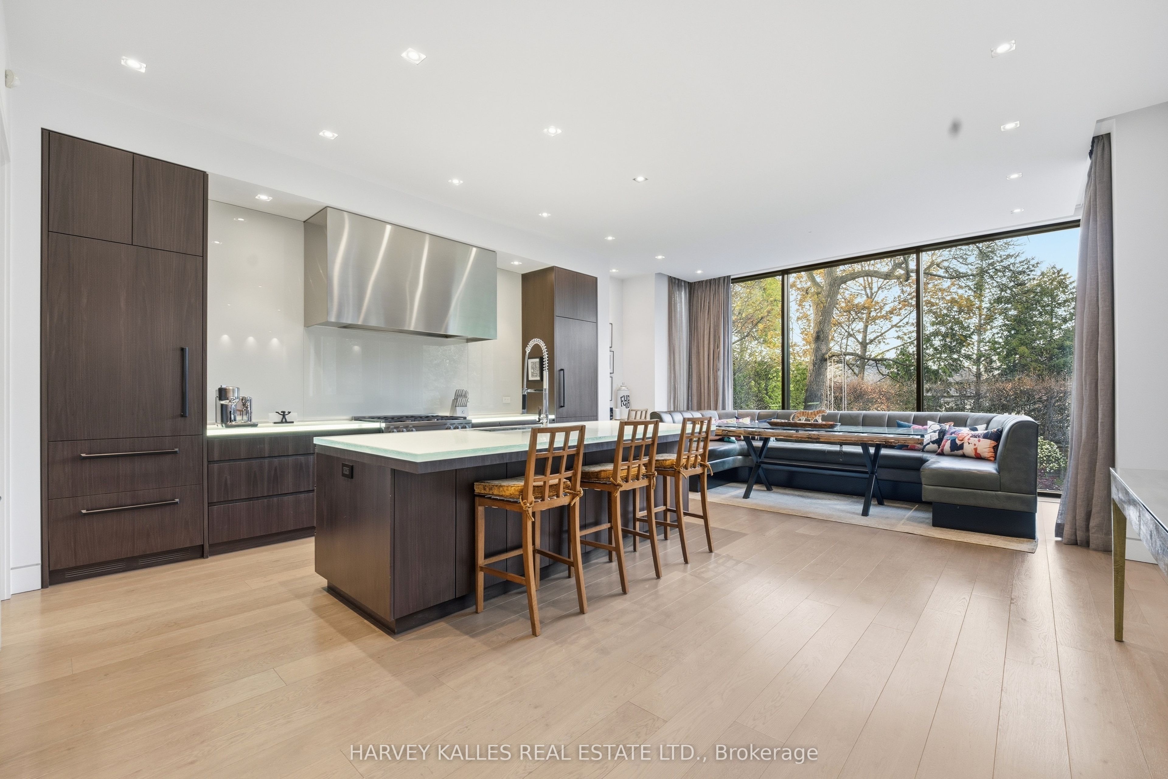 43 Hillholm Road Property Photo 9