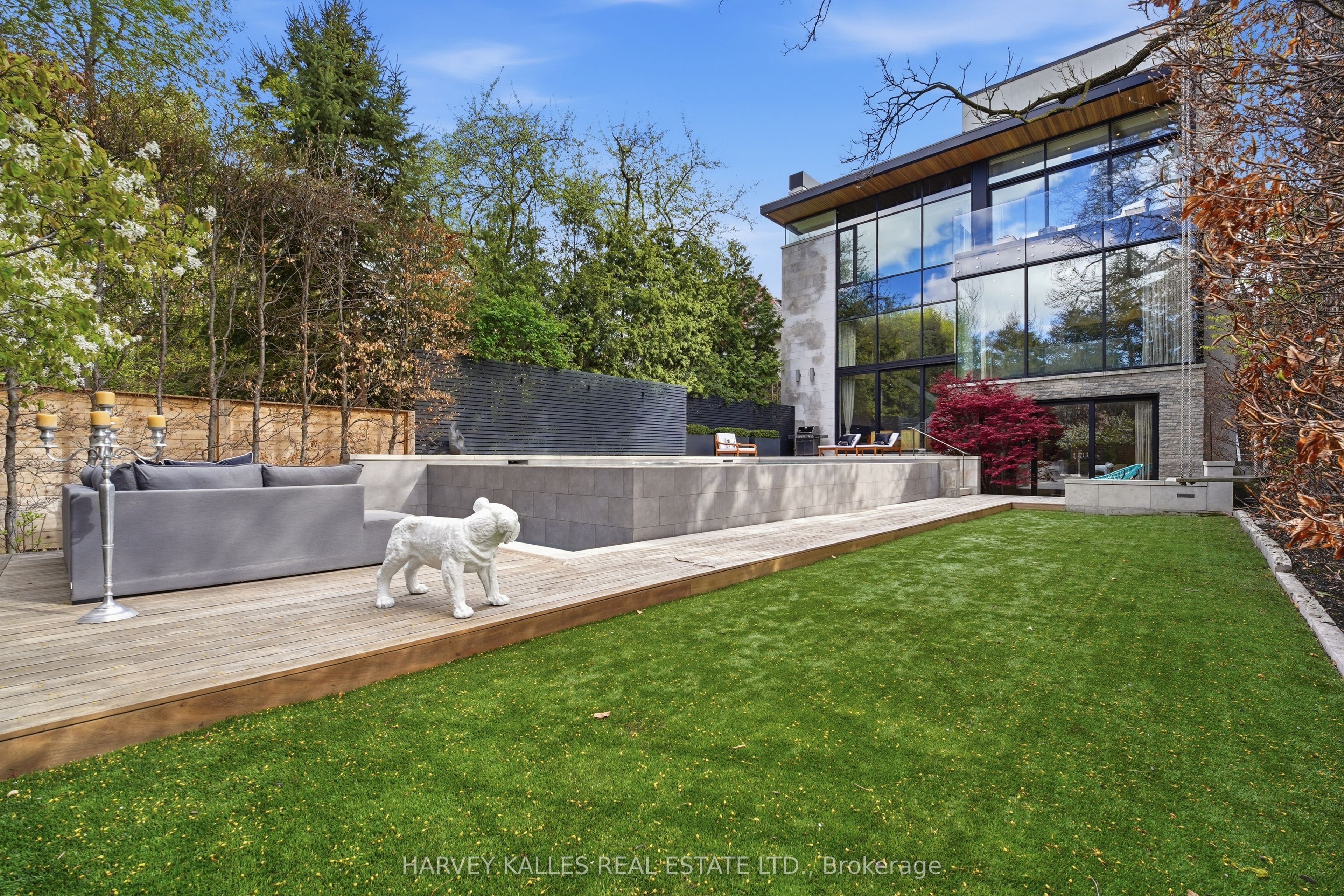 43 Hillholm Road Property Photo 32