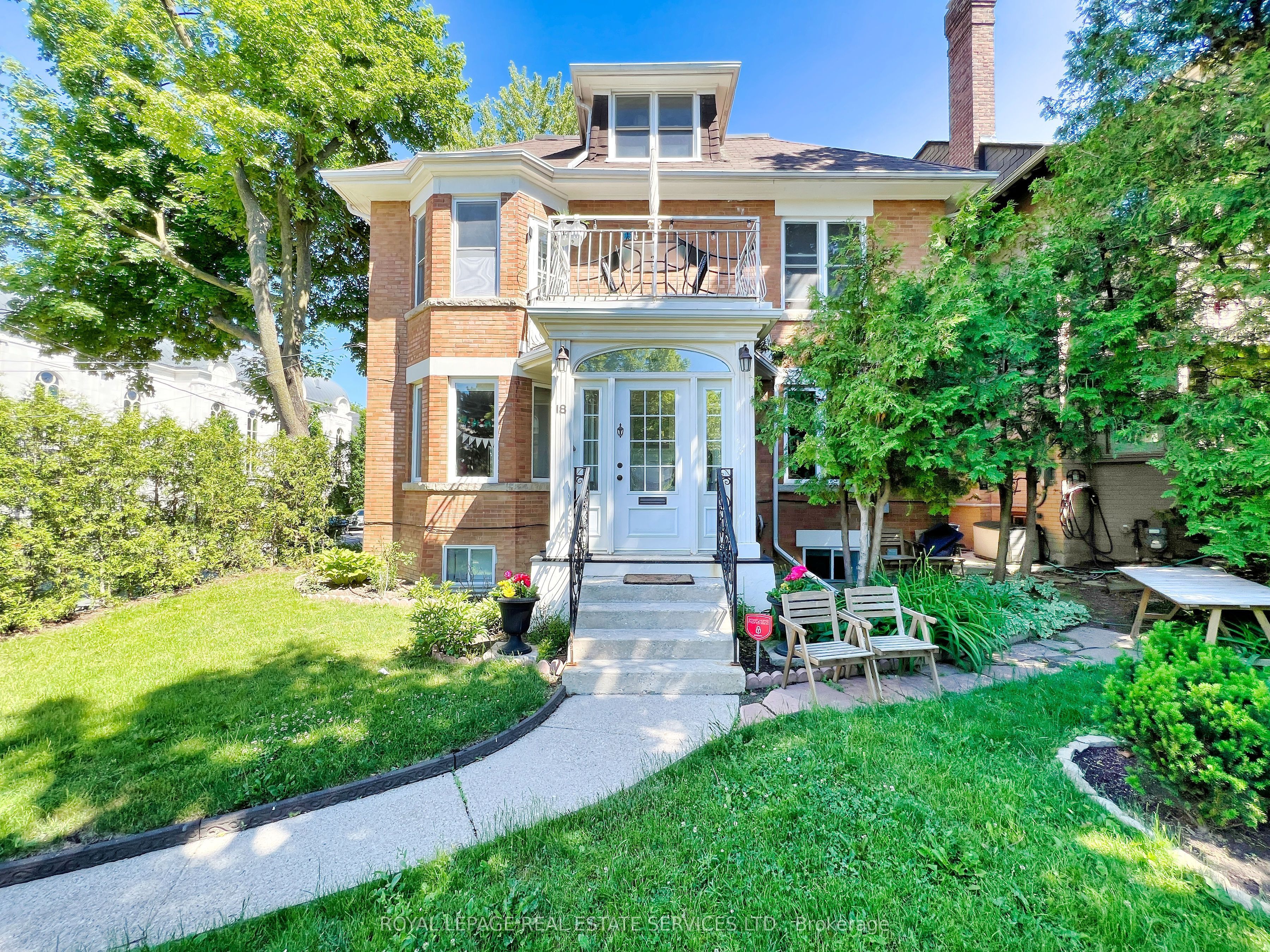 18 Shorncliffe Avenue Property Photo 1