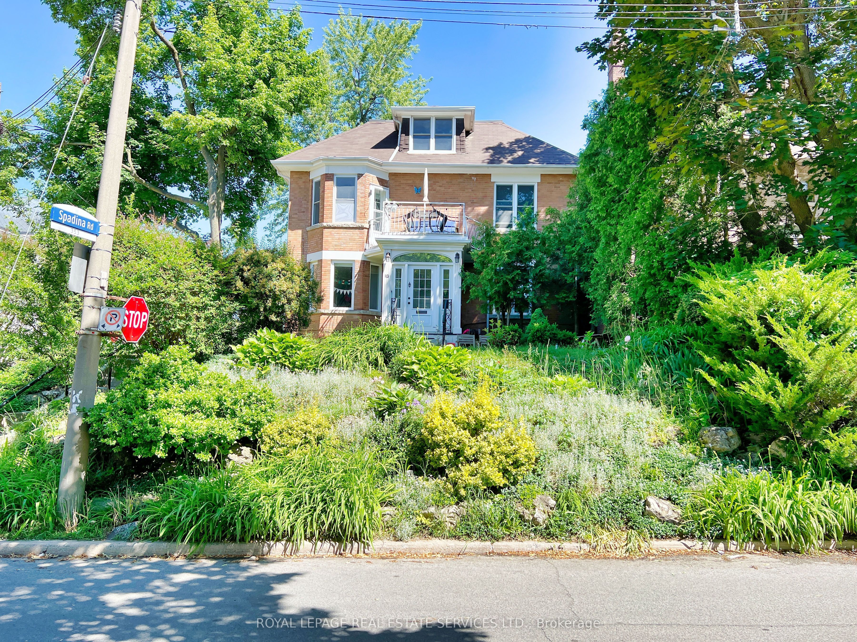 18 Shorncliffe Avenue Property Photo 2
