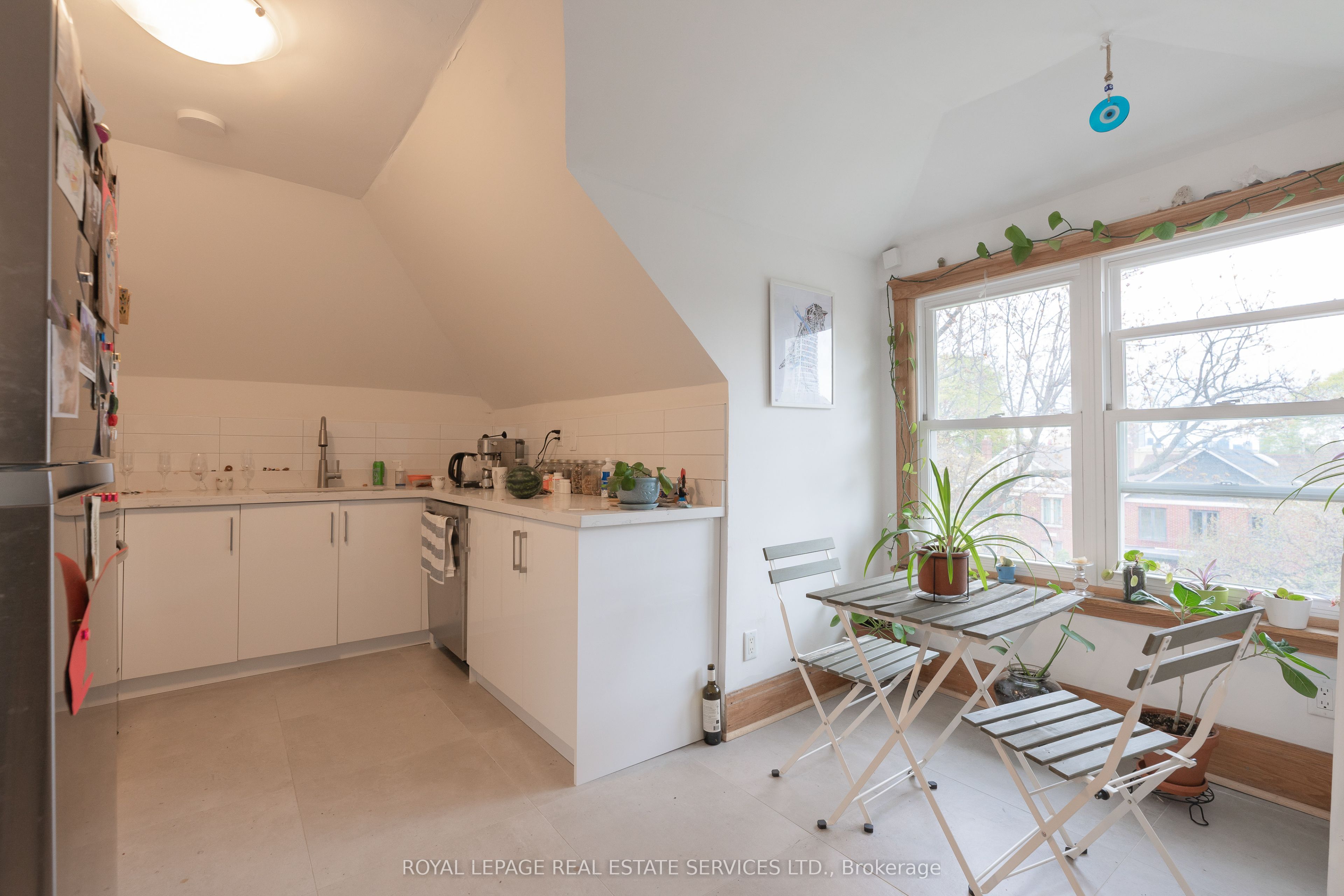 18 Shorncliffe Avenue Property Photo 18