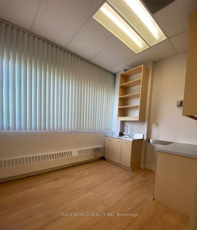 1110 Sheppard Avenue 406 Property Photo 5
