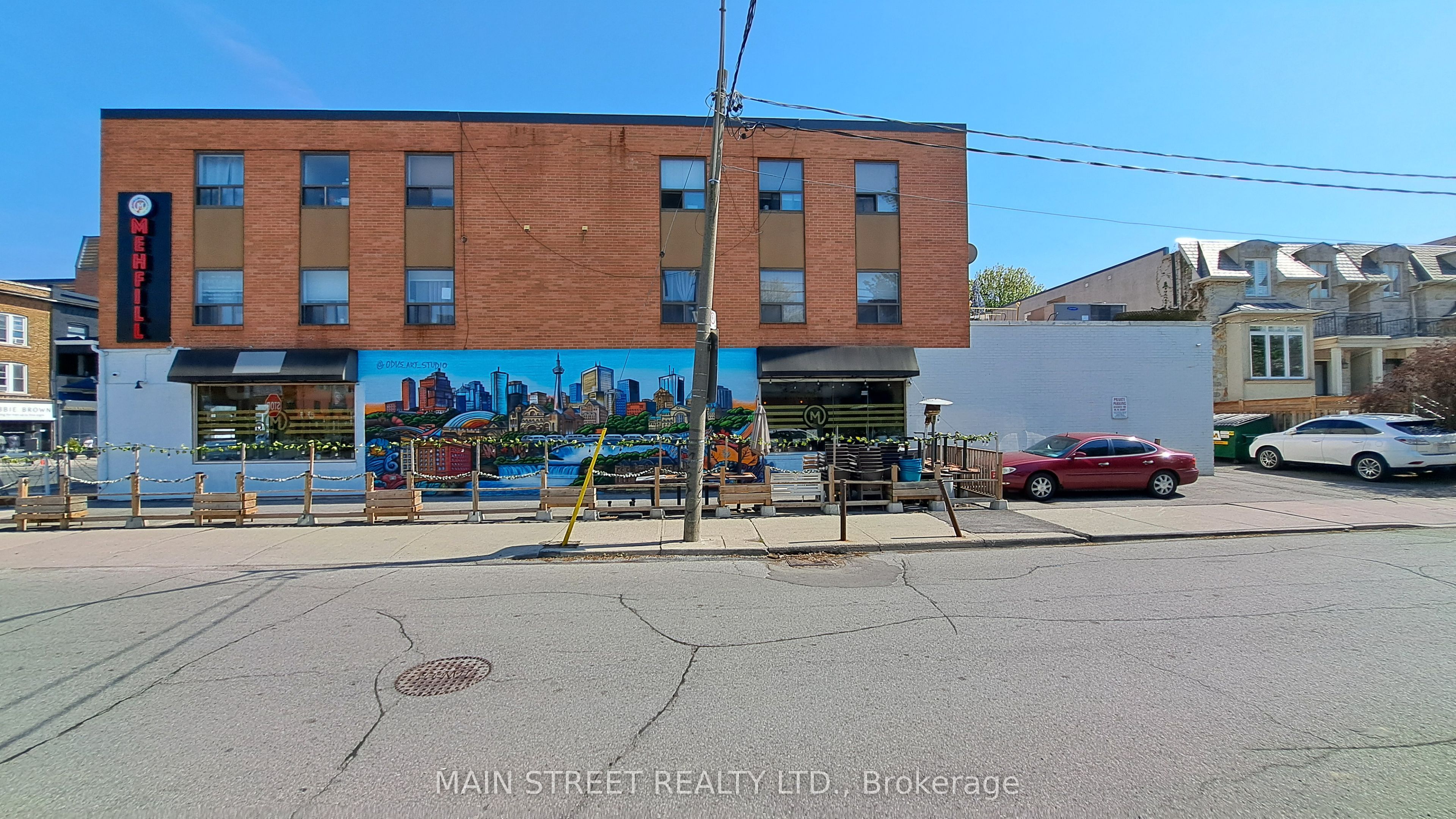 2588 & 2590 Yonge Street Property Photo 2