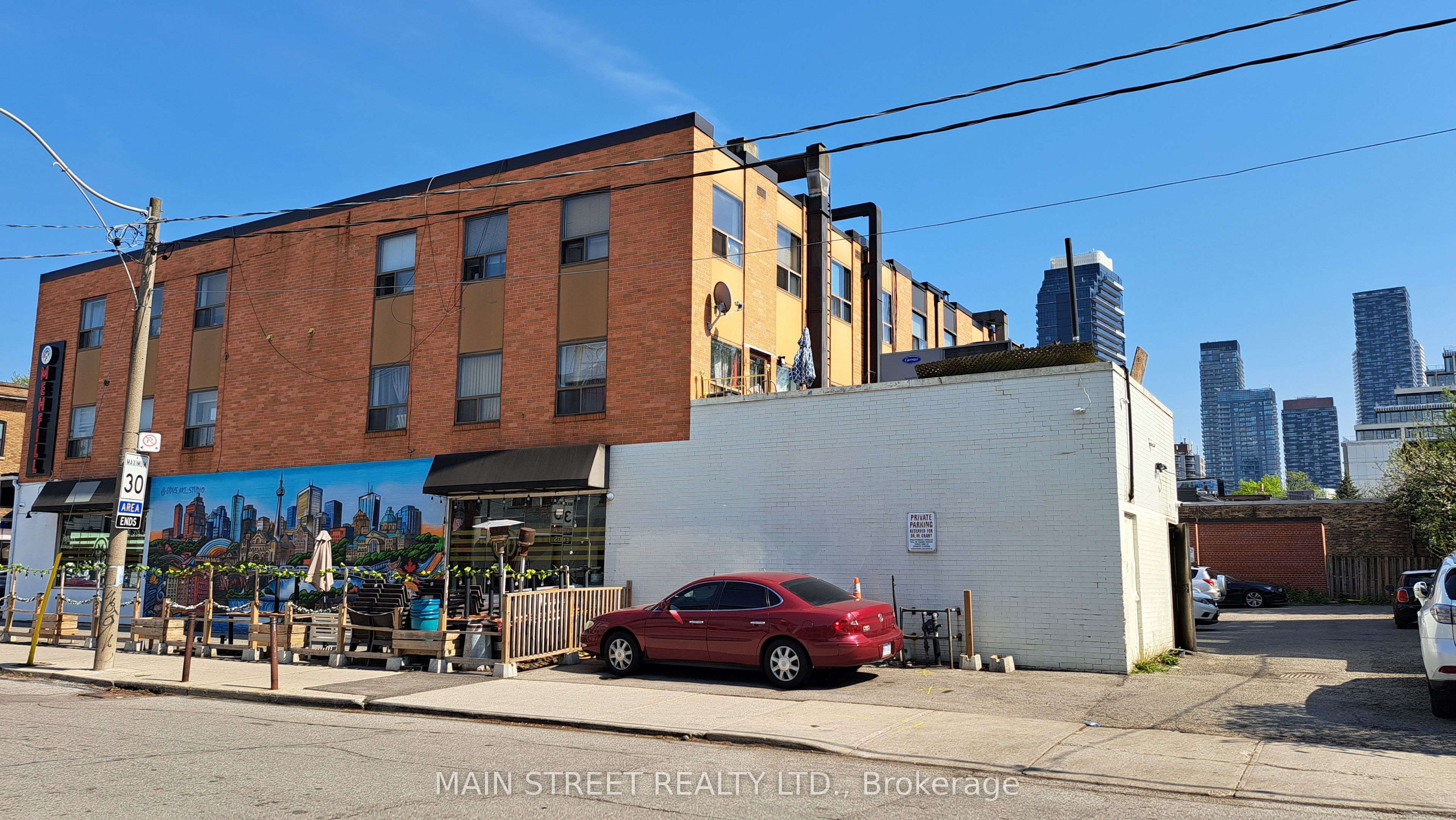 2588 & 2590 Yonge Street Property Photo 3