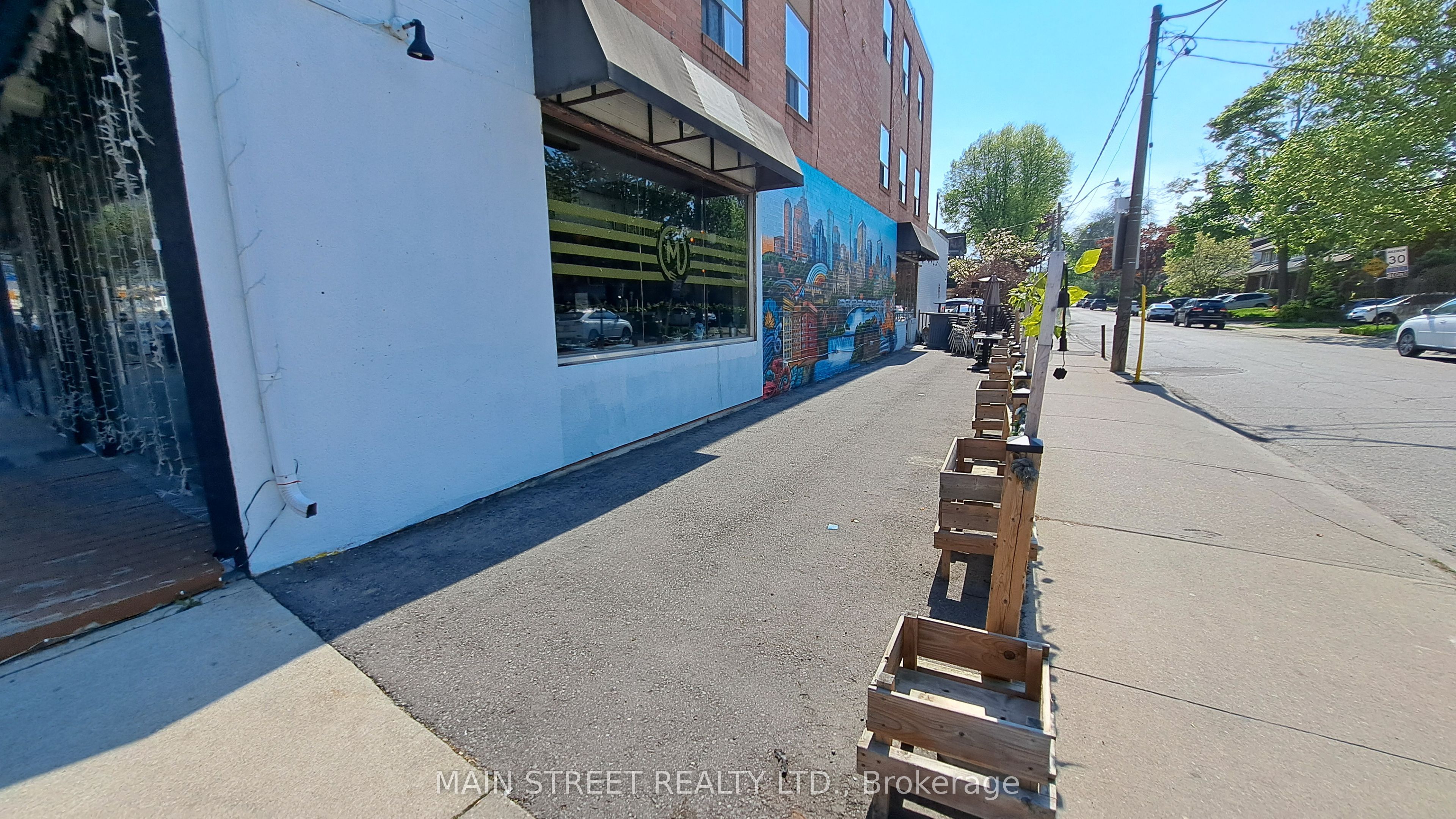 2588 & 2590 Yonge Street Property Photo 9