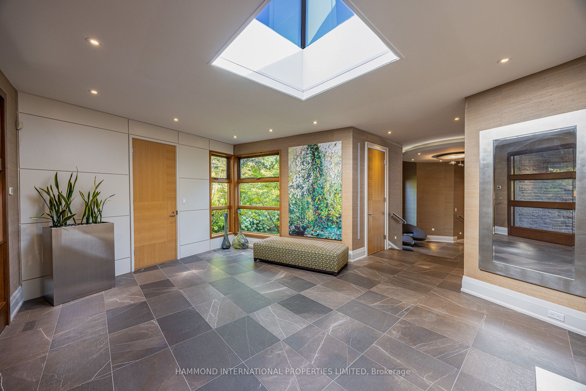 7 Oxbow Road Property Photo 3