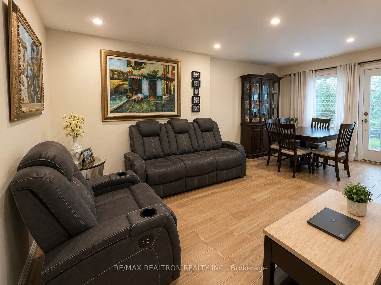 7 Fontainbleau Drive B Property Photo 5