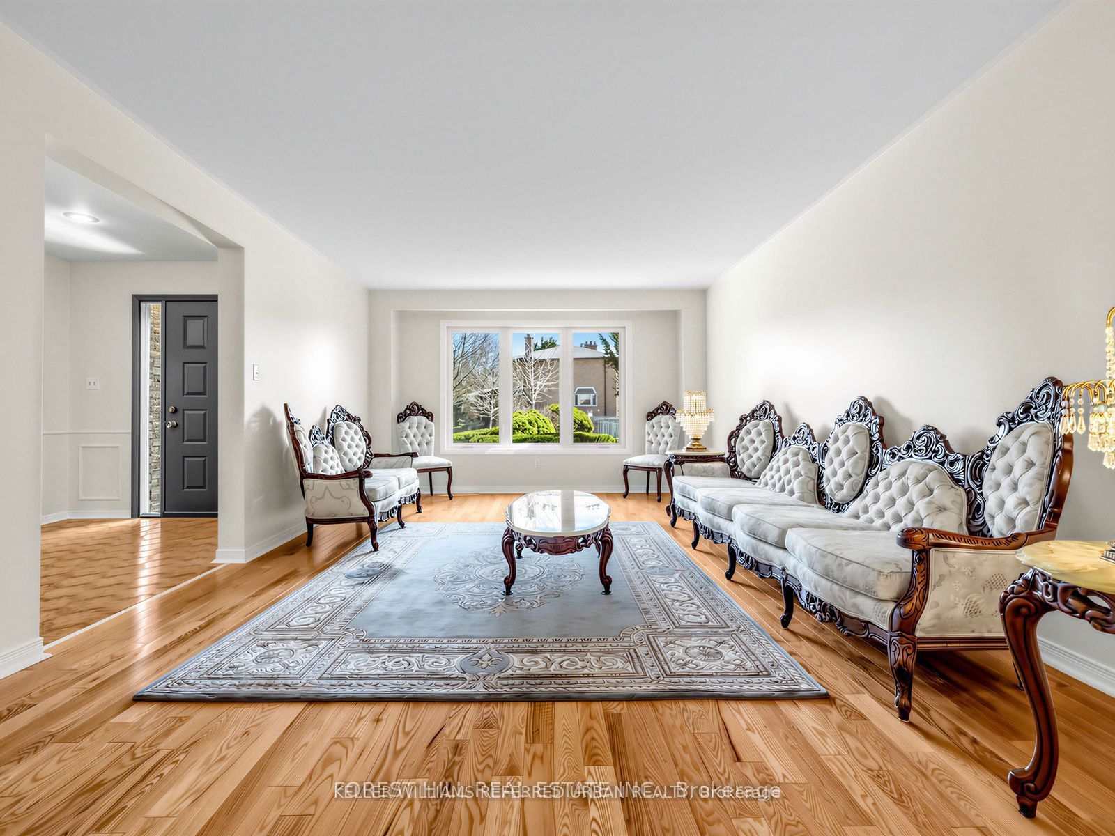 32 Saddletree Drive Property Photo 3