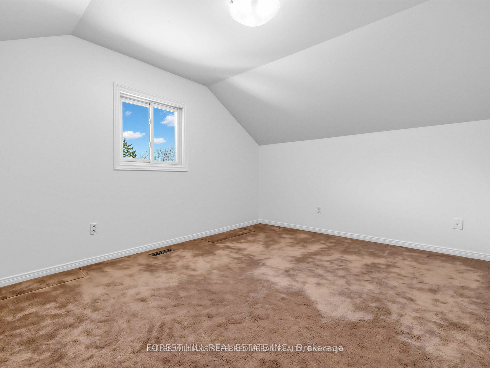 32 Saddletree Drive Property Photo 26