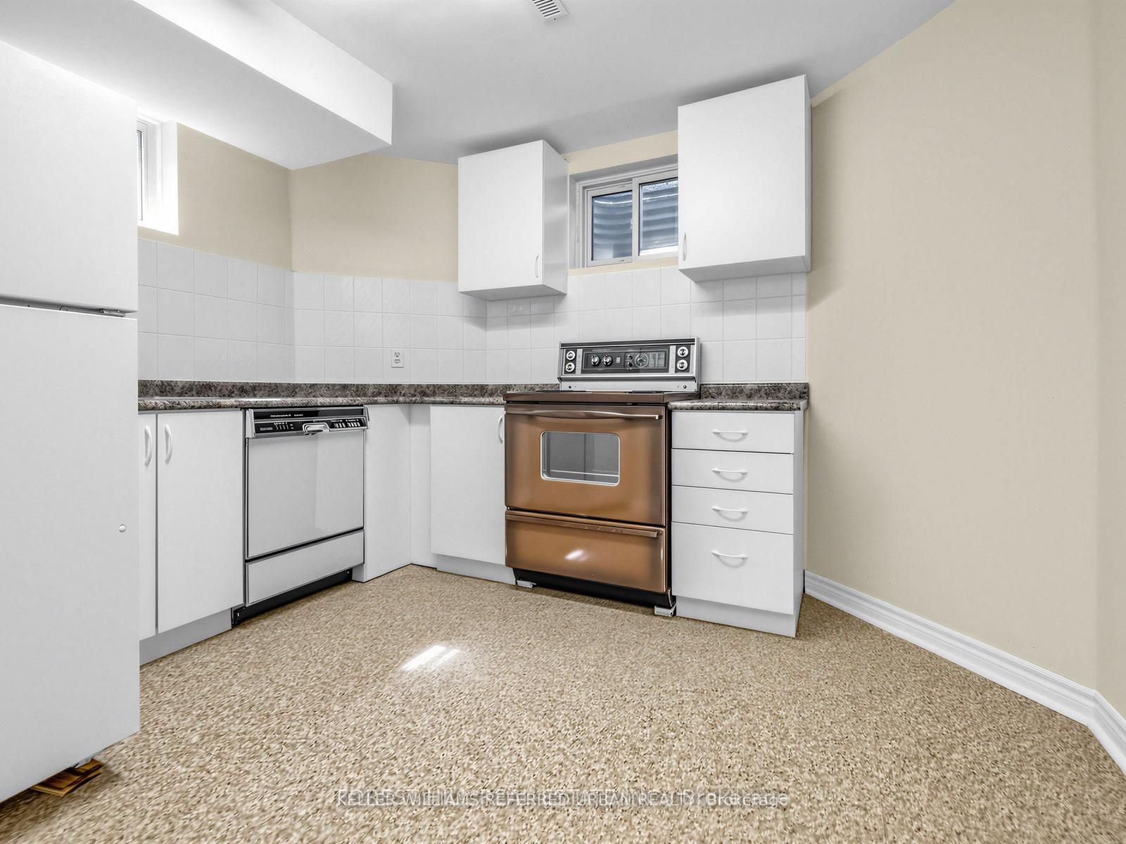 32 Saddletree Drive Property Photo 34
