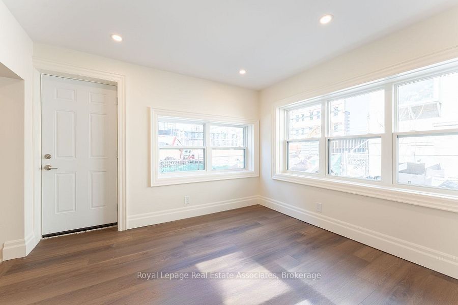54 / 56 Stewart Street Property Photo 9