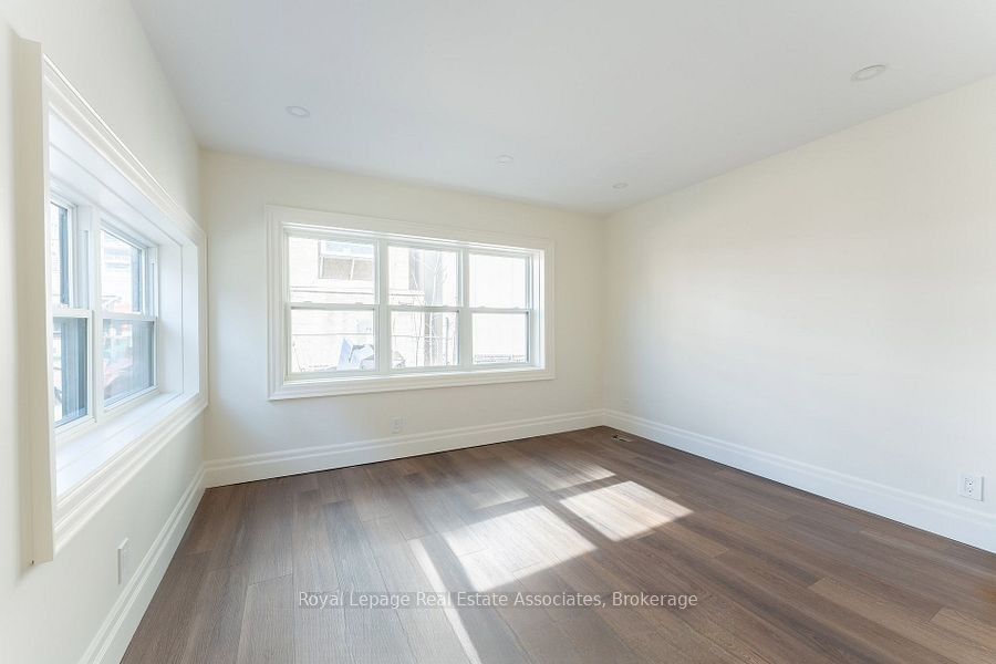 54 / 56 Stewart Street Property Photo 10