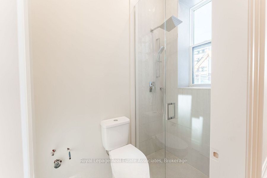 54 / 56 Stewart Street Property Photo 11