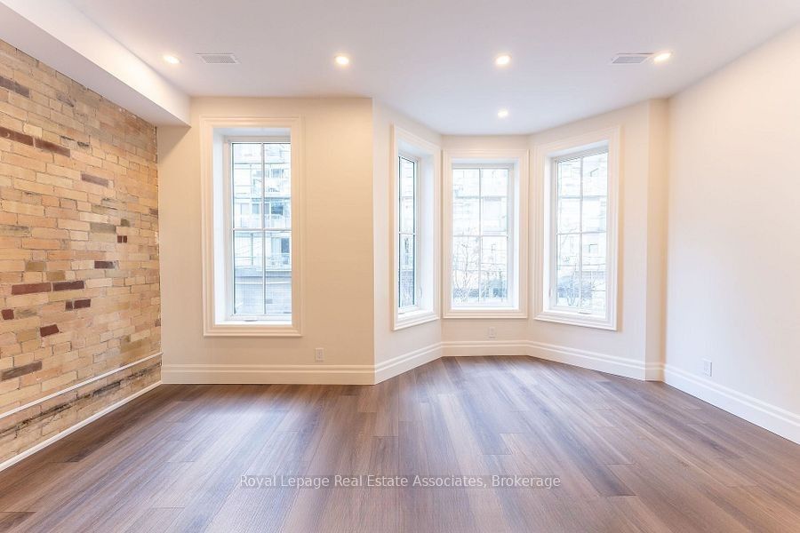 54 / 56 Stewart Street Property Photo 12