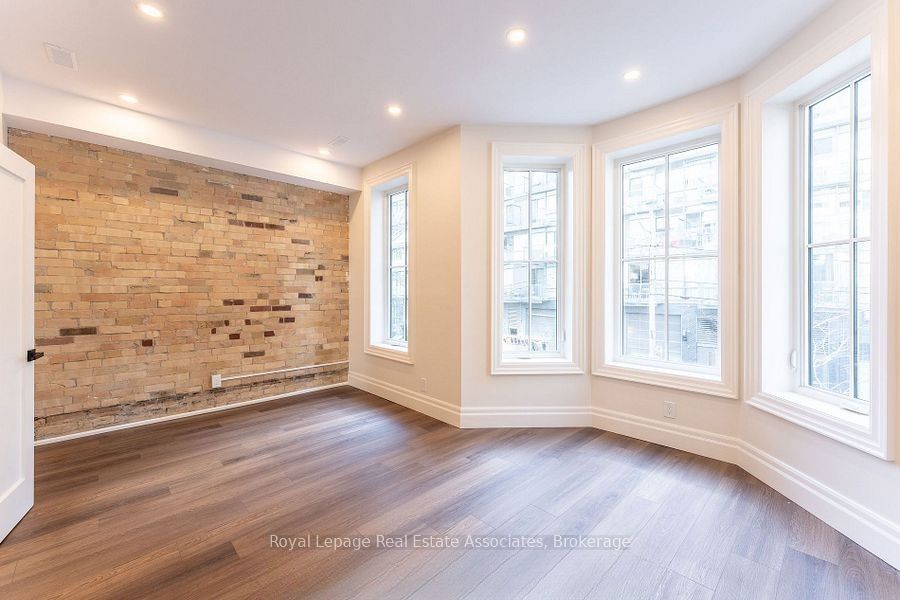 54 / 56 Stewart Street Property Photo 13