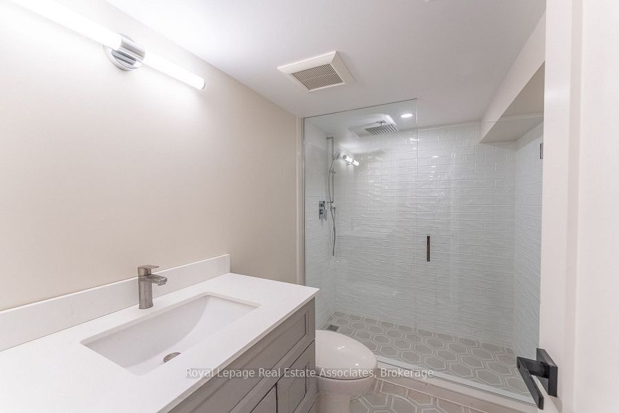 54 / 56 Stewart Street Property Photo 20